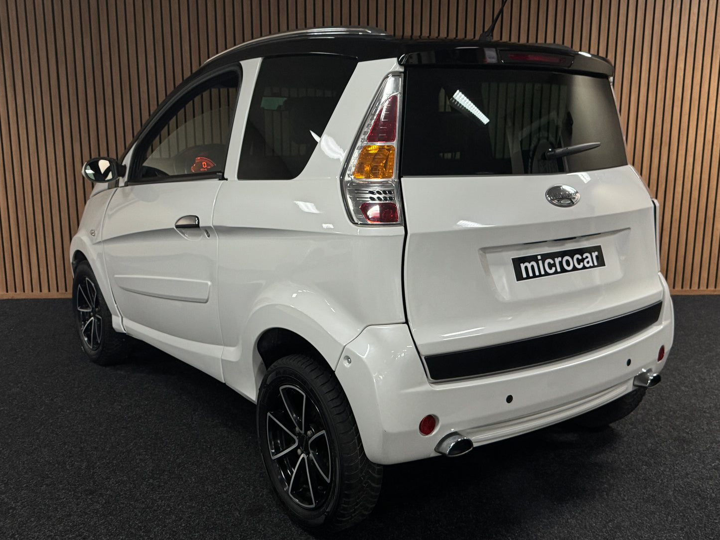 Microcar Mgo SXI Luxe Pack Perlmuttweiß | 45 km/h | Innerhalb 250 KM Kostenlose Lieferung | Mopedauto | Leichtmobile