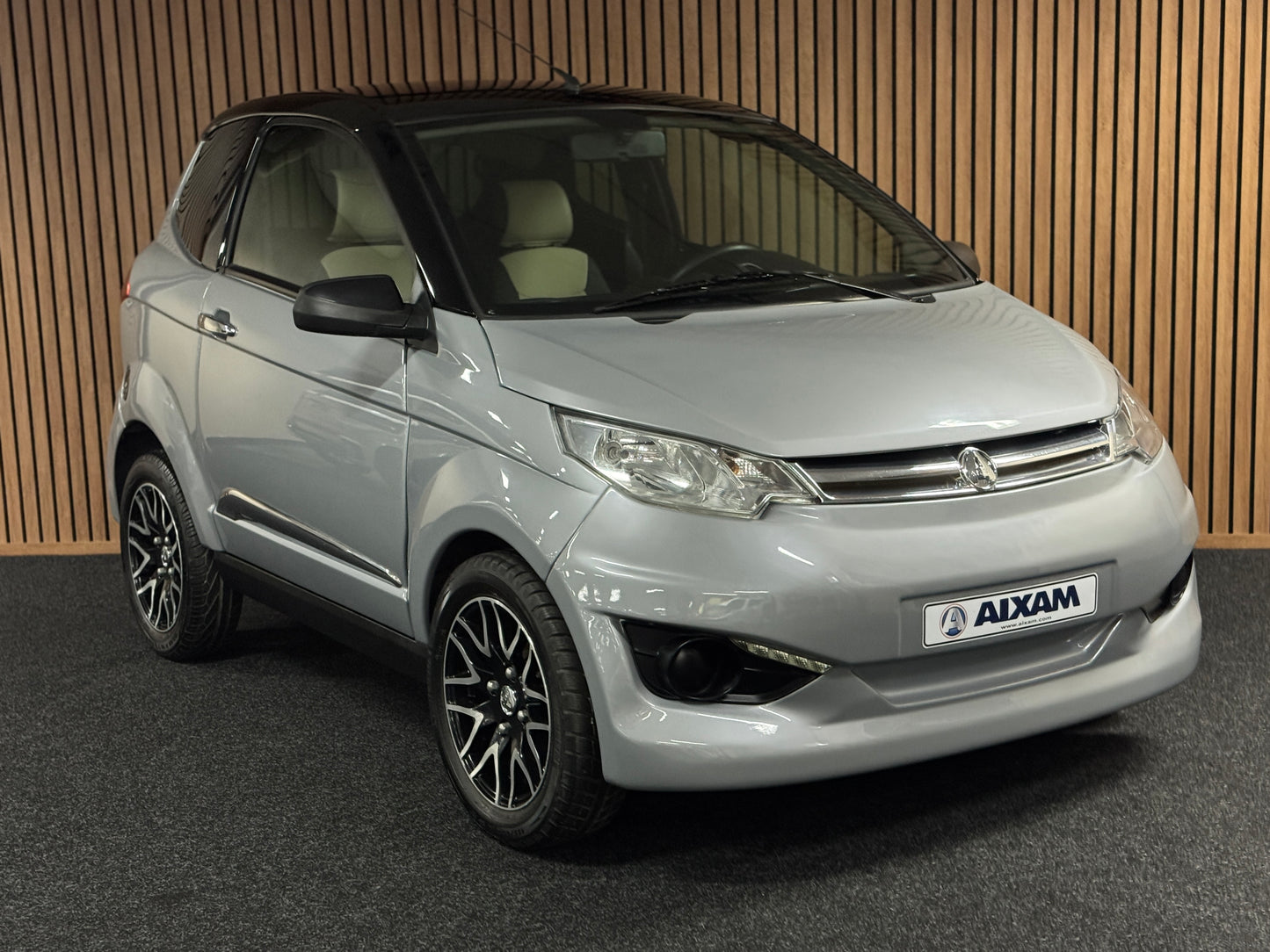 Aixam City Luxe / Chrome Pack / Creme Leder / Parkhilfe | Kubota Motor | 45 km/h | Innerhalb 250 KM Kostenlose Lieferung | Mopedauto | Leichtmobile