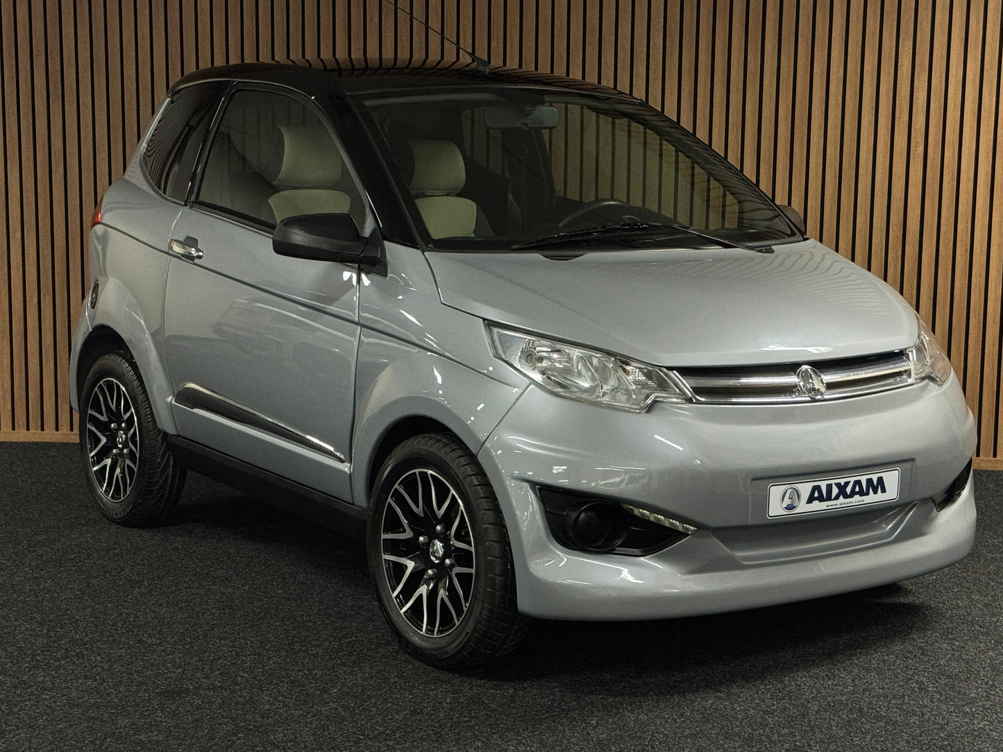Aixam City Luxe / Chrome Pack / Creme Leder / Parkhilfe | Kubota Motor | 45 km/h | Innerhalb 250 KM Kostenlose Lieferung | Mopedauto | Leichtmobile