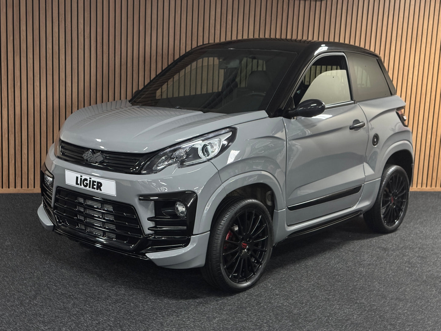 Ligier JS60 Ultimate Sport Nardo | 8 PS leiser DCI Motor | Servolenkung | Rückfahrkamera | 45 km/h | Innerhalb 250 KM Kostenlose Lieferung | Mopedauto | Leichtmobile | Aixam | Microcar | Ligier