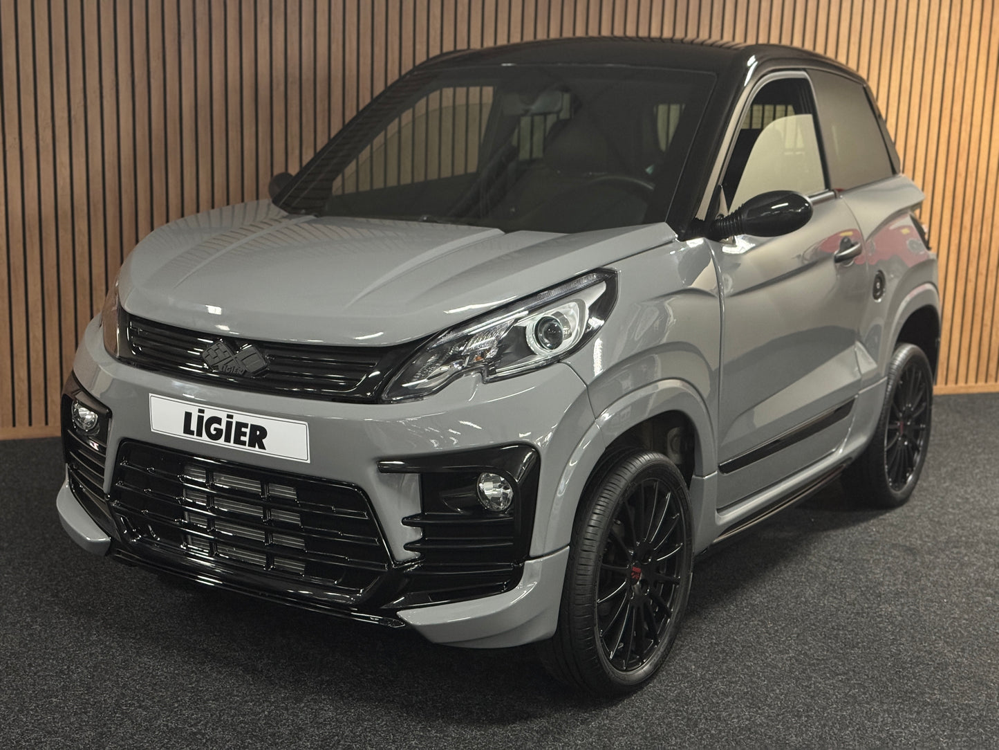 Ligier JS60 Ultimate Sport Nardo | 8 PS leiser DCI Motor | Servolenkung | Rückfahrkamera | 45 km/h | Innerhalb 250 KM Kostenlose Lieferung | Mopedauto | Leichtmobile | Aixam | Microcar | Ligier