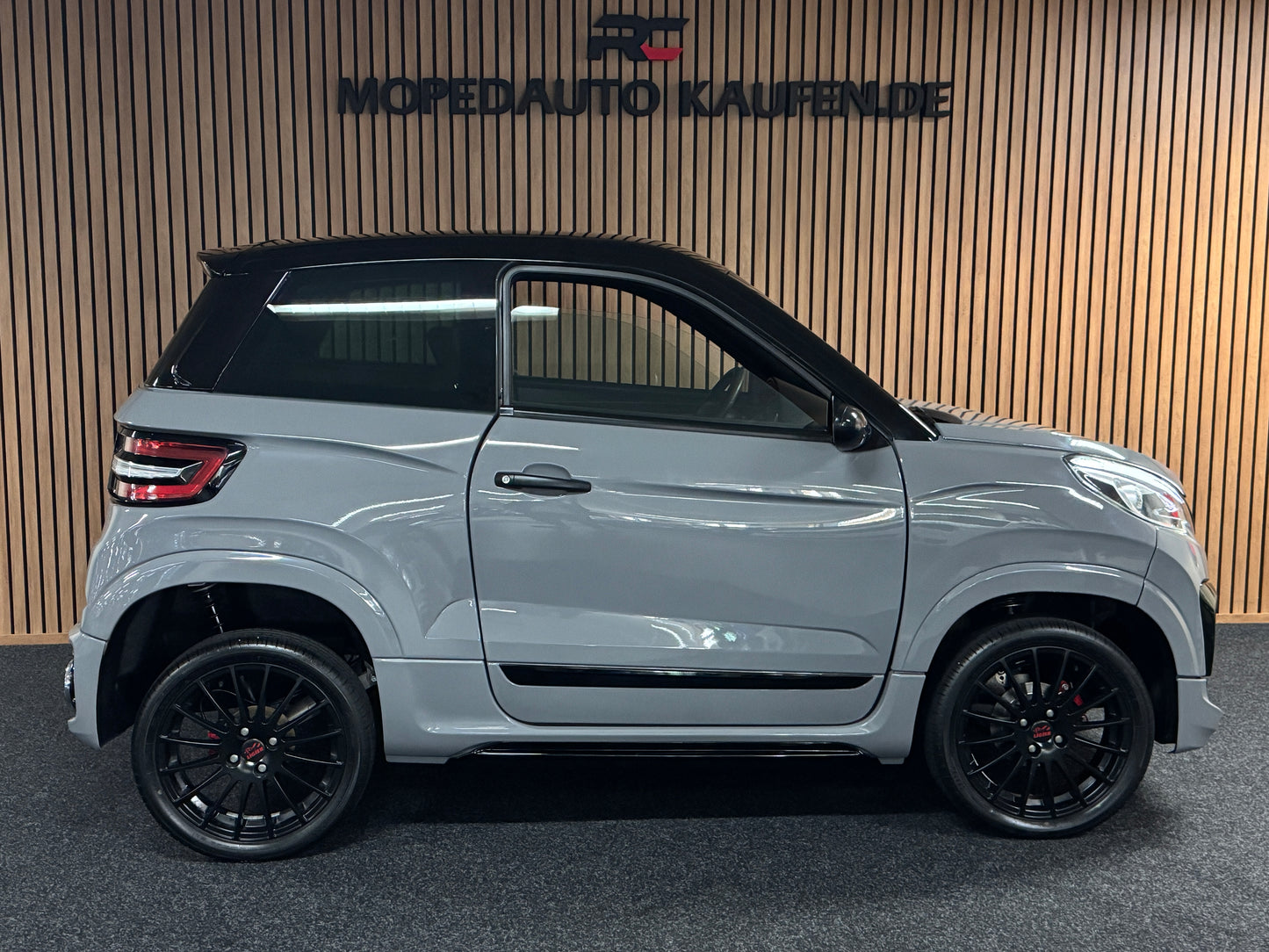 Ligier JS60 Ultimate Sport Nardo | 8 PS leiser DCI Motor | Servolenkung | Rückfahrkamera | 45 km/h | Innerhalb 250 KM Kostenlose Lieferung | Mopedauto | Leichtmobile | Aixam | Microcar | Ligier