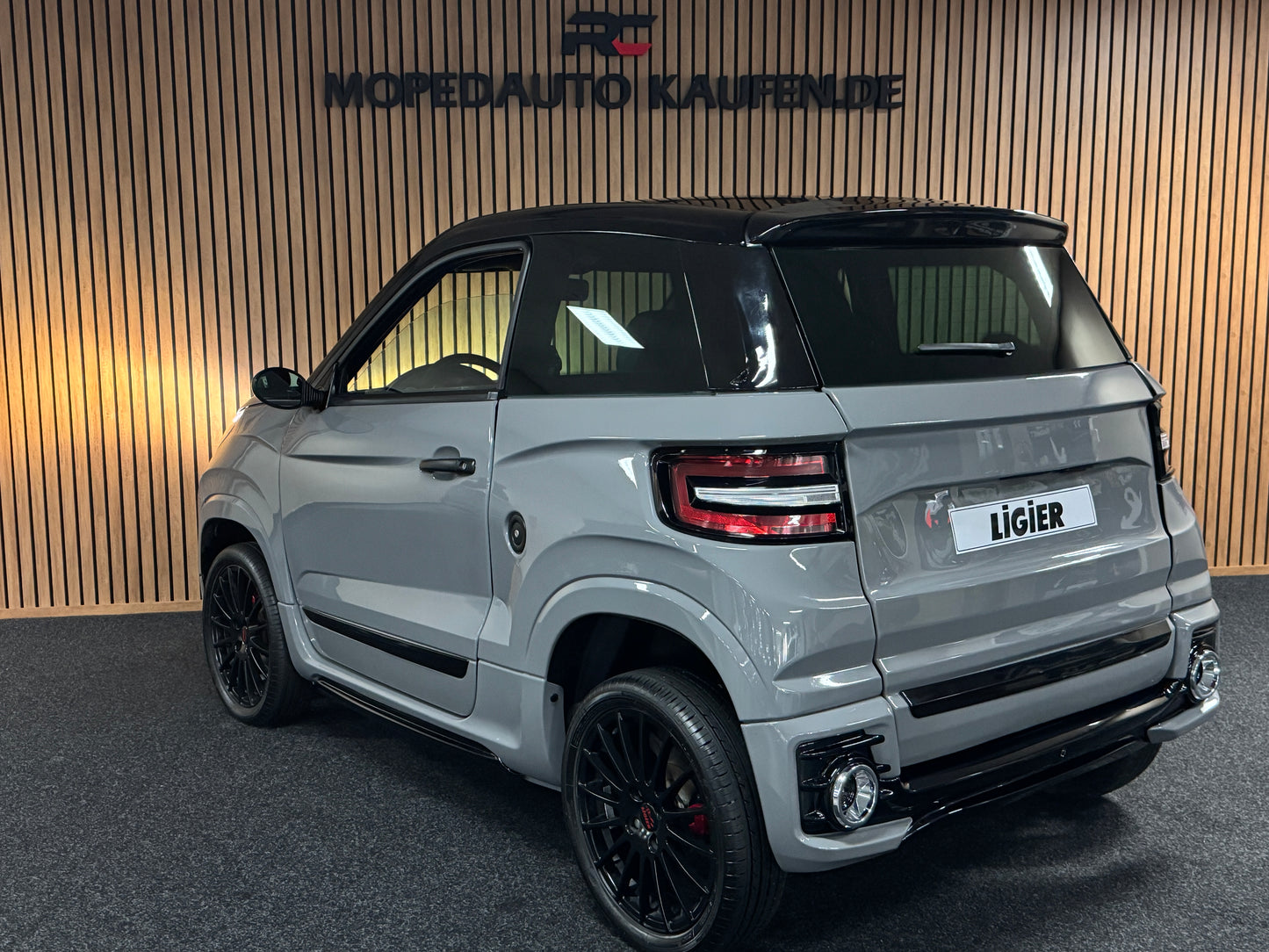 Ligier JS60 Ultimate Sport Nardo | 8 PS leiser DCI Motor | Servolenkung | Rückfahrkamera | 45 km/h | Innerhalb 250 KM Kostenlose Lieferung | Mopedauto | Leichtmobile | Aixam | Microcar | Ligier