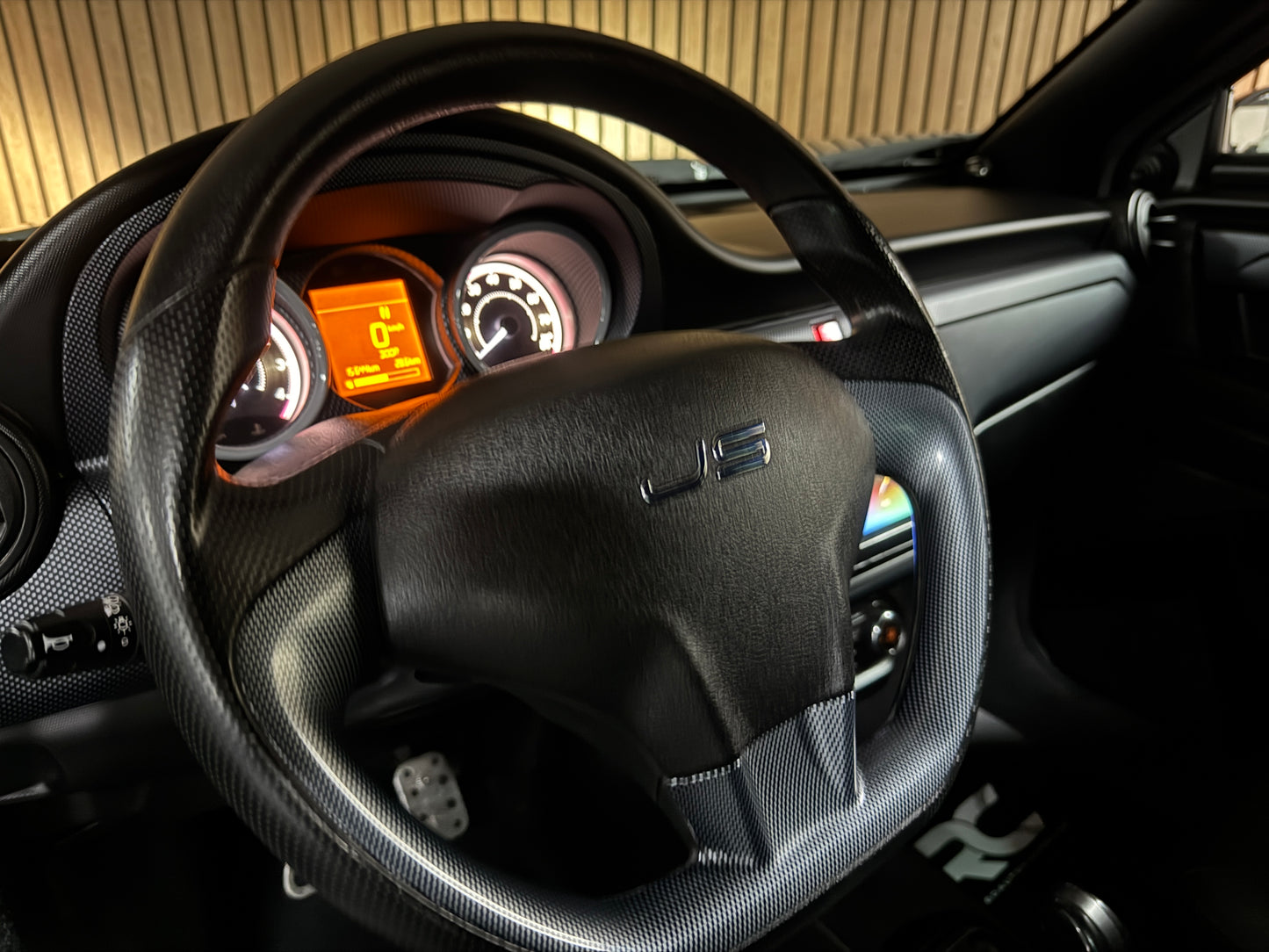 Ligier JS60 Ultimate Sport Nardo | 8 PS leiser DCI Motor | Servolenkung | Rückfahrkamera | 45 km/h | Innerhalb 250 KM Kostenlose Lieferung | Mopedauto | Leichtmobile | Aixam | Microcar | Ligier