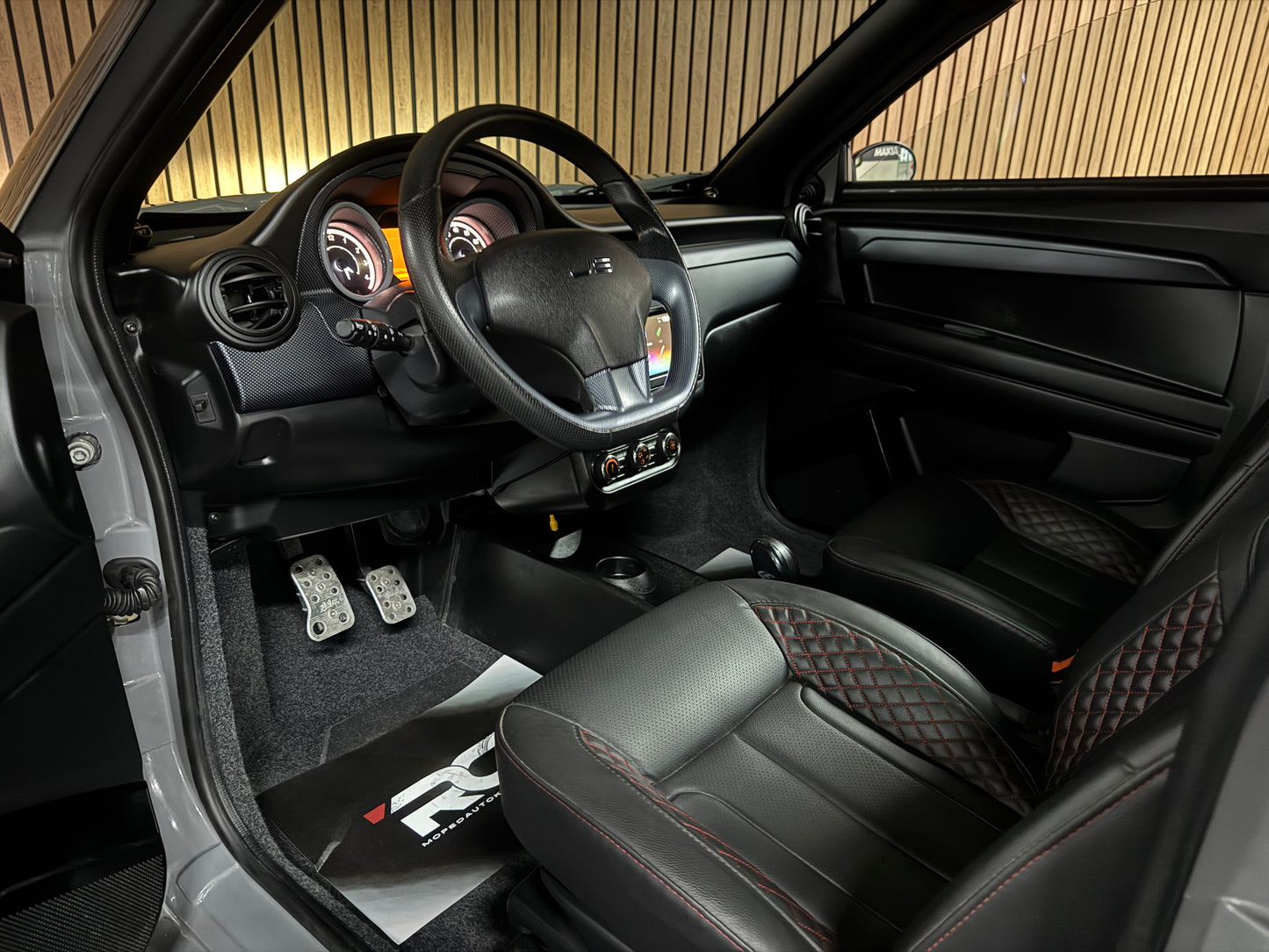Ligier JS60 Ultimate Sport Nardo | 8 PS leiser DCI Motor | Servolenkung | Rückfahrkamera | 45 km/h | Innerhalb 250 KM Kostenlose Lieferung | Mopedauto | Leichtmobile | Aixam | Microcar | Ligier