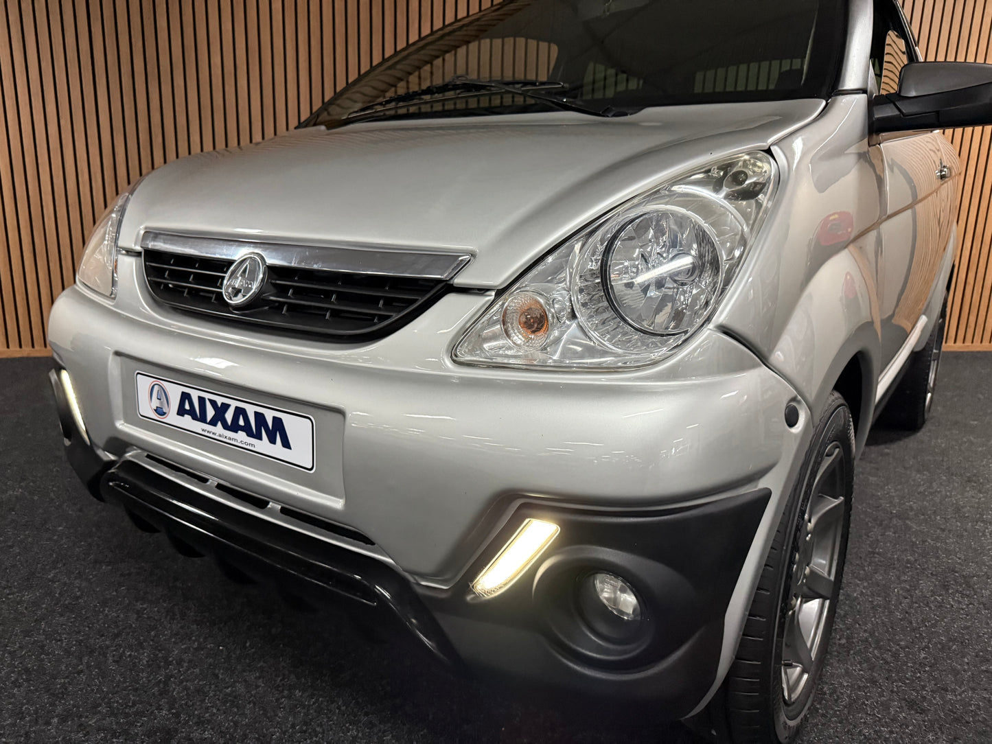 Aixam Crossover XXL Kofferraum | Kubota motor | 45 km/h | Innerhalb 250 KM Kostenlose Lieferung | Mopedauto | Leichtmobile