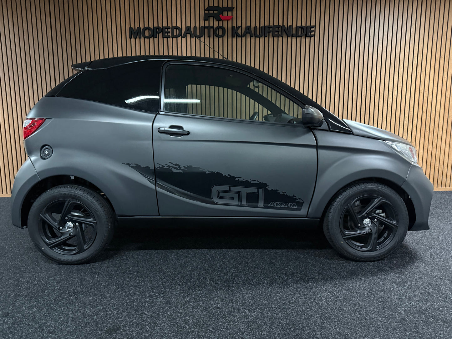 Aixam City Sport Coupé GTI Nardo Grau | 8 PS Kubota Motor | Rückfahrkamera | 45 km/h | Innerhalb 250 KM Kostenlose Lieferung | Mopedauto | Leichtmobile