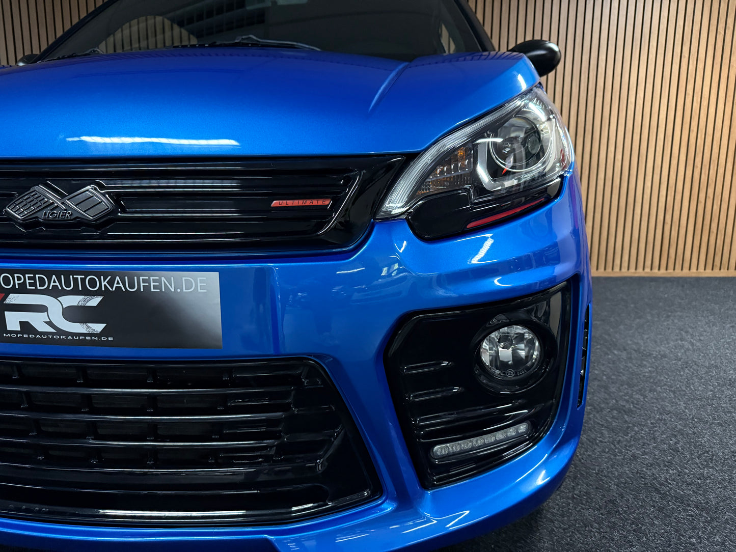 Ligier JS50 Ultimate Sport | 8 PS leiser DCI Motor | 45 km/h | Rückfahrkamera | Innerhalb 250 KM Kostenlose Lieferung | Mopedauto | Leichtmobile