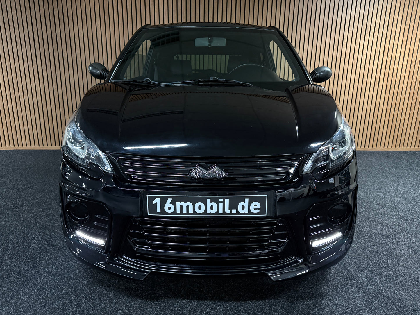 Ligier JS50 Sport Black on Black | Airbag | Servolenkung | 8 PS leiser DCI Motor | 45 km/h | Rückfahrkamera | Innerhalb 250 KM Kostenlose Lieferung | Mopedauto | Leichtmobile