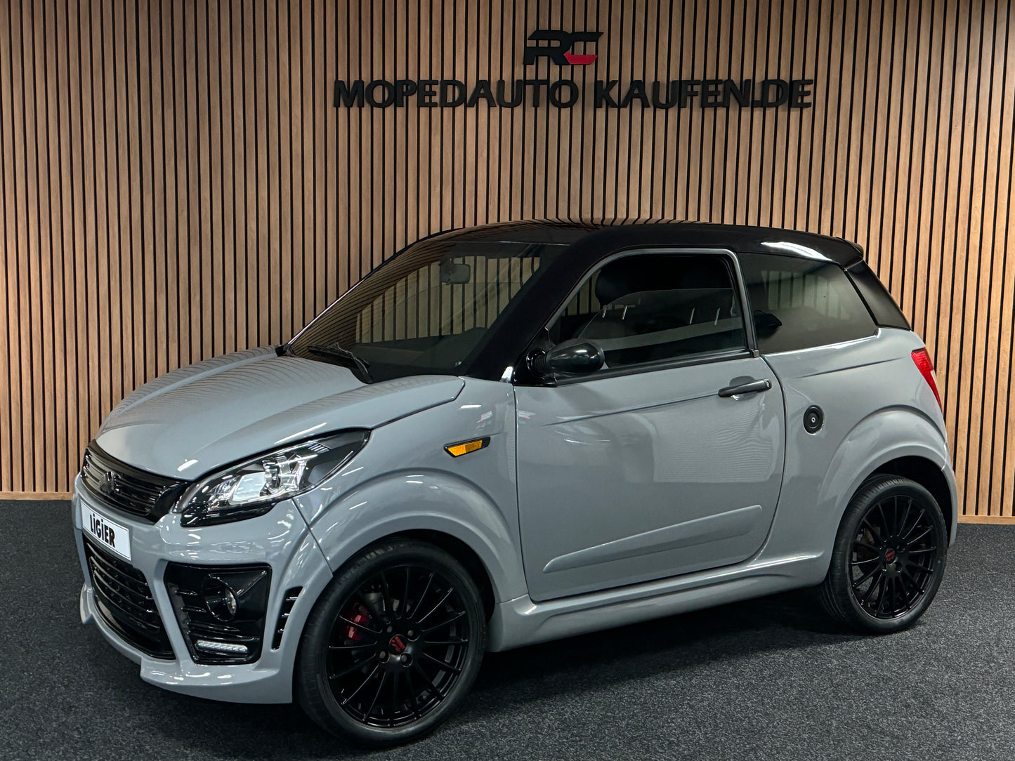 Ligier JS50 Ultimate Sport | 8 PS leiser DCI Motor | 45 km/h | Rückfahrkamera | Innerhalb 250 KM Kostenlose Lieferung | Mopedauto | Leichtmobile