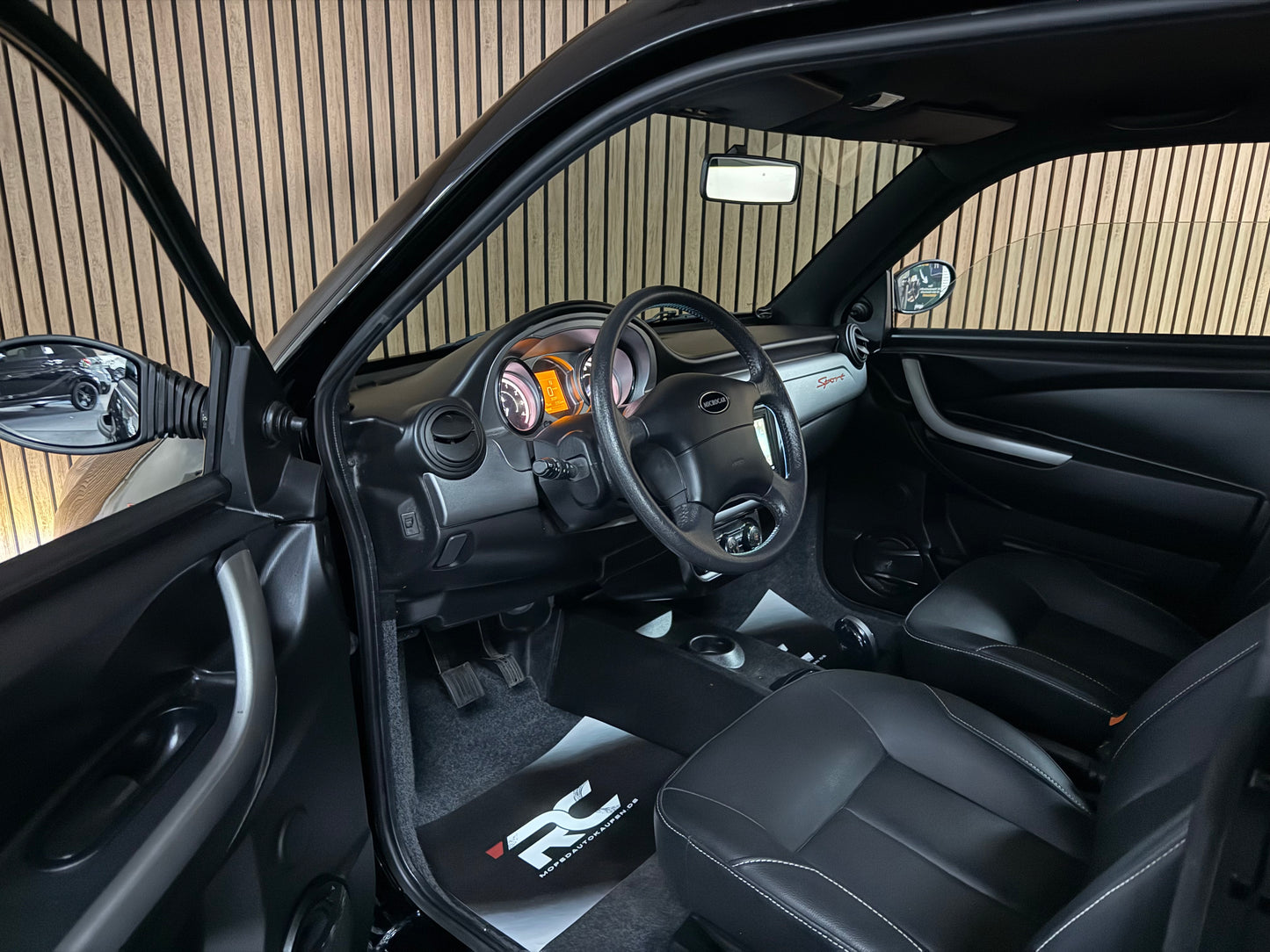 Ligier JS50 Sport Black on Black | Airbag | Servolenkung | 8 PS leiser DCI Motor | 45 km/h | Rückfahrkamera | Innerhalb 250 KM Kostenlose Lieferung | Mopedauto | Leichtmobile