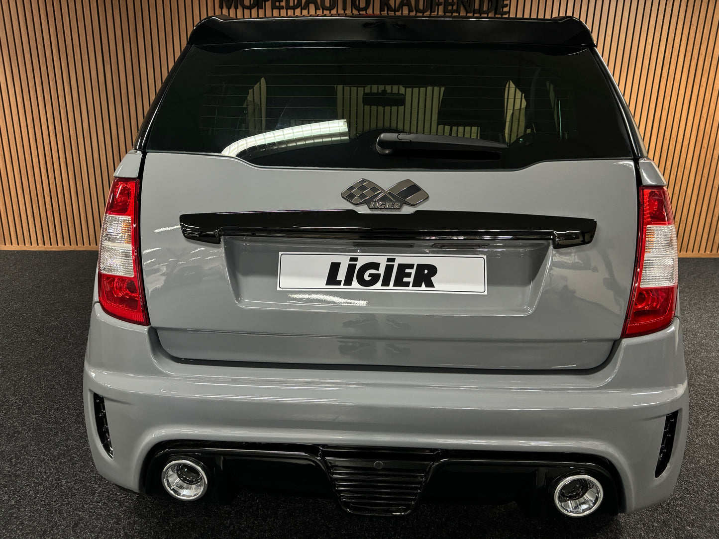 Ligier JS50 Ultimate Sport | 8 PS leiser DCI Motor | 45 km/h | Rückfahrkamera | Innerhalb 250 KM Kostenlose Lieferung | Mopedauto | Leichtmobile