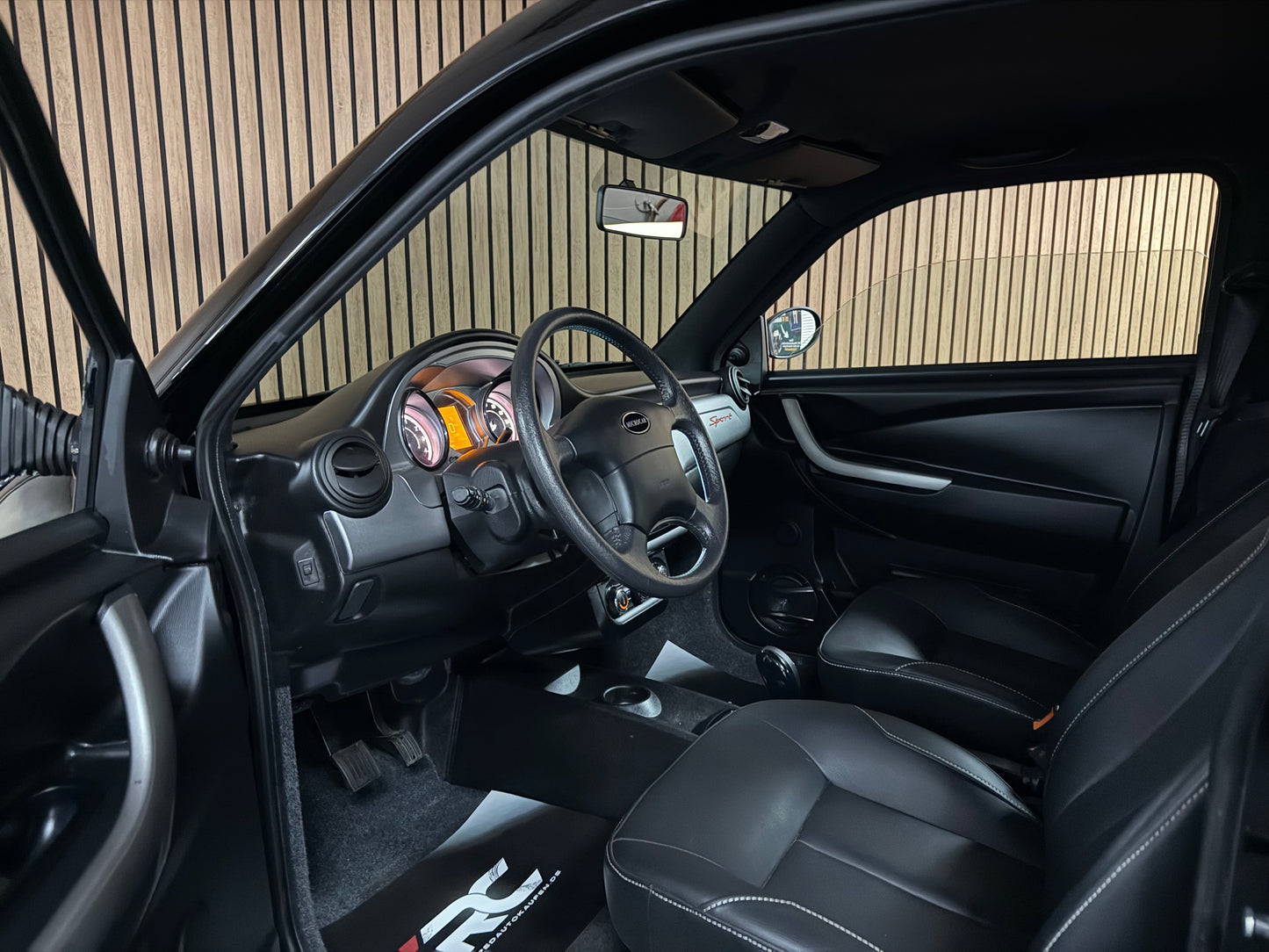 Ligier JS50 Sport Black on Black | Airbag | Servolenkung | 8 PS leiser DCI Motor | 45 km/h | Rückfahrkamera | Innerhalb 250 KM Kostenlose Lieferung | Mopedauto | Leichtmobile