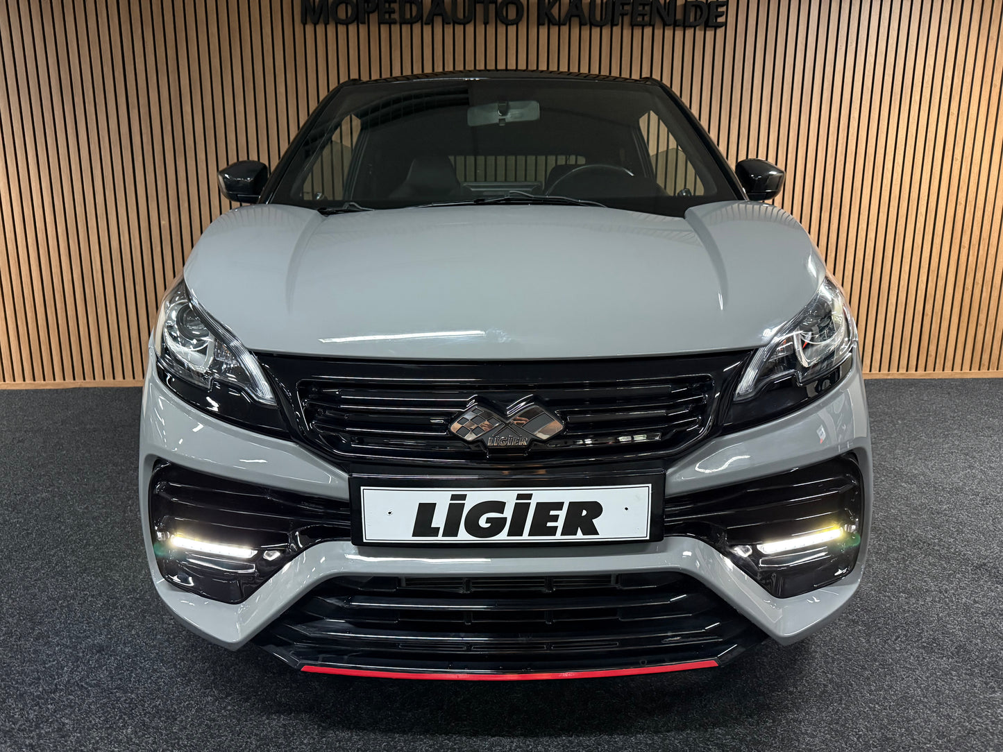 Ligier JS50 Ultimate Sport Facelift | Nardo Grau Sport | Multi-Media |Servolenkung | 8 PS leiser DCI Motor | 45 km/h | Rückfahrkamera | Innerhalb 250 KM Kostenlose Lieferung | Mopedauto | Leichtmobile