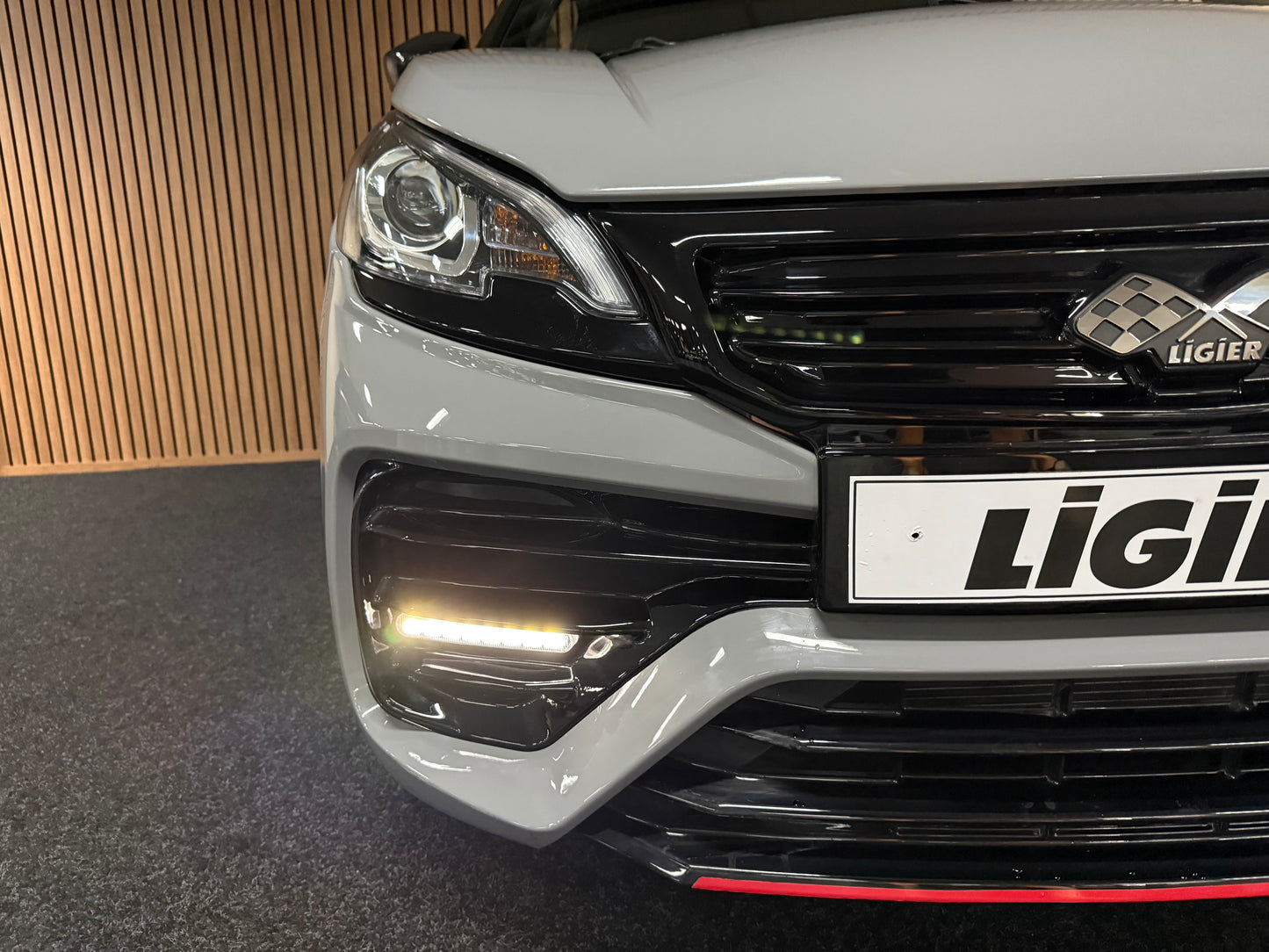 Ligier JS50 Ultimate Sport Facelift | Nardo Grau Sport | Multi-Media |Servolenkung | 8 PS leiser DCI Motor | 45 km/h | Rückfahrkamera | Innerhalb 250 KM Kostenlose Lieferung | Mopedauto | Leichtmobile