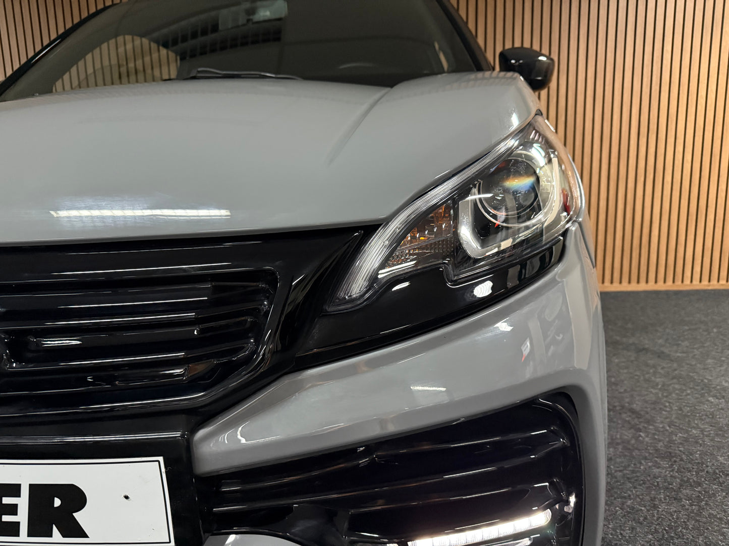 Ligier JS50 Ultimate Sport Facelift | Nardo Grau Sport | Multi-Media |Servolenkung | 8 PS leiser DCI Motor | 45 km/h | Rückfahrkamera | Innerhalb 250 KM Kostenlose Lieferung | Mopedauto | Leichtmobile