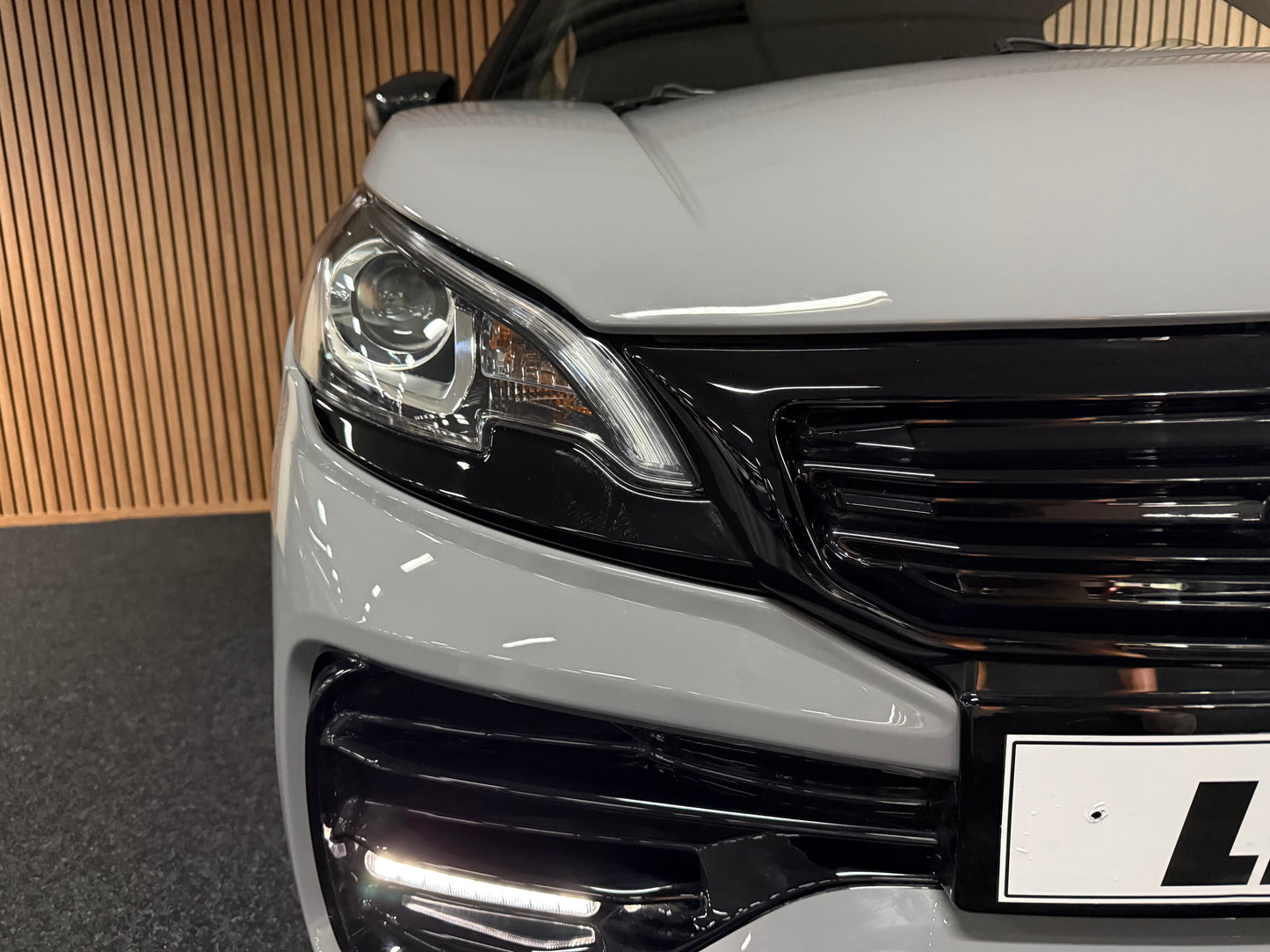 Ligier JS50 Ultimate Sport Facelift | Nardo Grau Sport | Multi-Media |Servolenkung | 8 PS leiser DCI Motor | 45 km/h | Rückfahrkamera | Innerhalb 250 KM Kostenlose Lieferung | Mopedauto | Leichtmobile