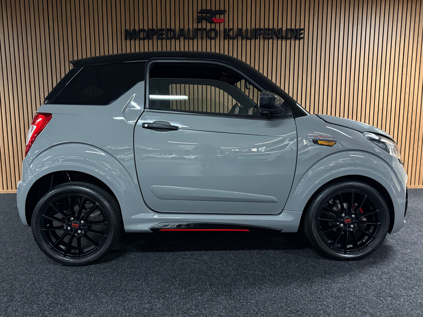 Ligier JS50 Ultimate Sport Facelift | Nardo Grau Sport | Multi-Media |Servolenkung | 8 PS leiser DCI Motor | 45 km/h | Rückfahrkamera | Innerhalb 250 KM Kostenlose Lieferung | Mopedauto | Leichtmobile