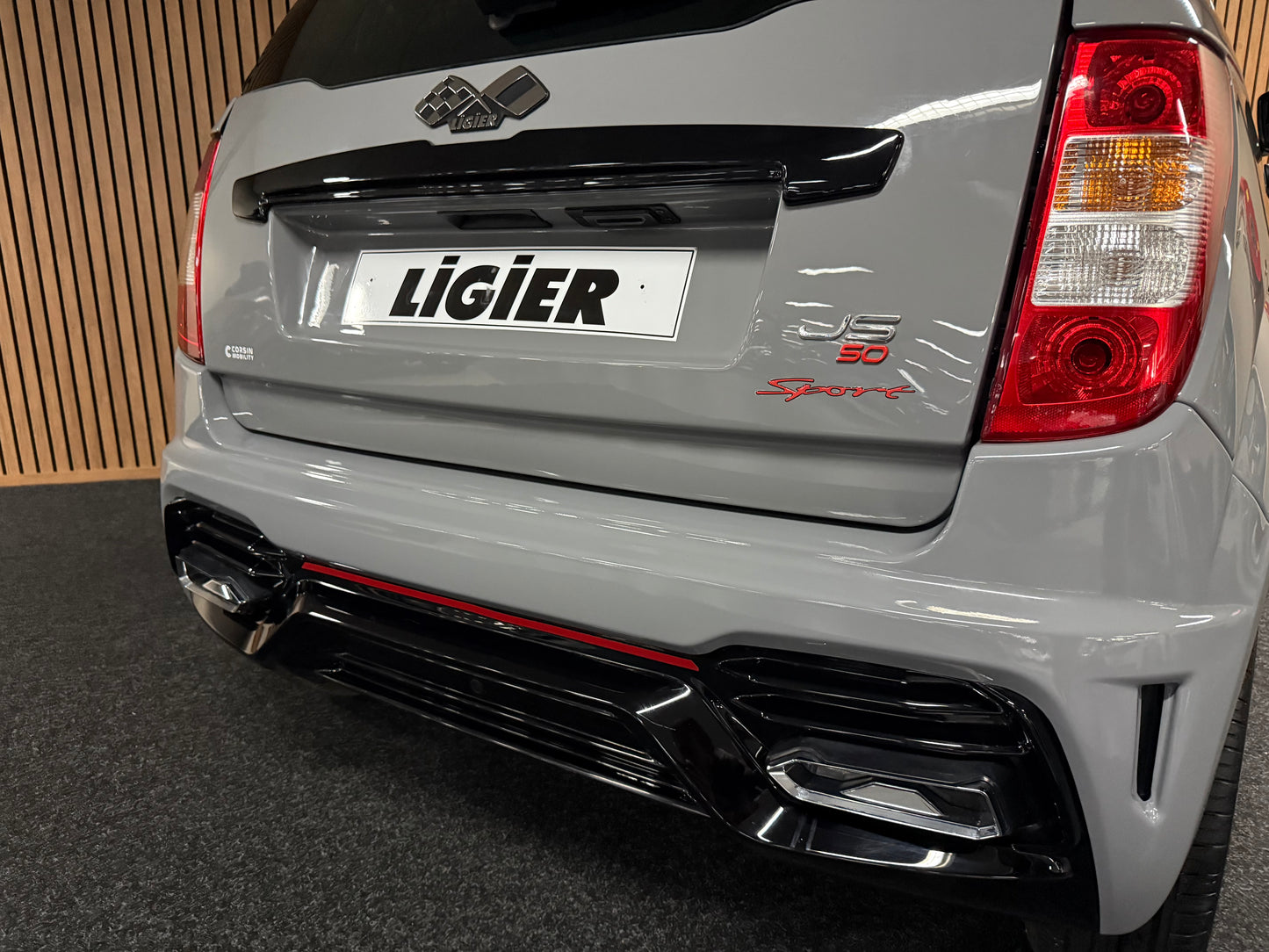Ligier JS50 Ultimate Sport Facelift | Nardo Grau Sport | Multi-Media |Servolenkung | 8 PS leiser DCI Motor | 45 km/h | Rückfahrkamera | Innerhalb 250 KM Kostenlose Lieferung | Mopedauto | Leichtmobile