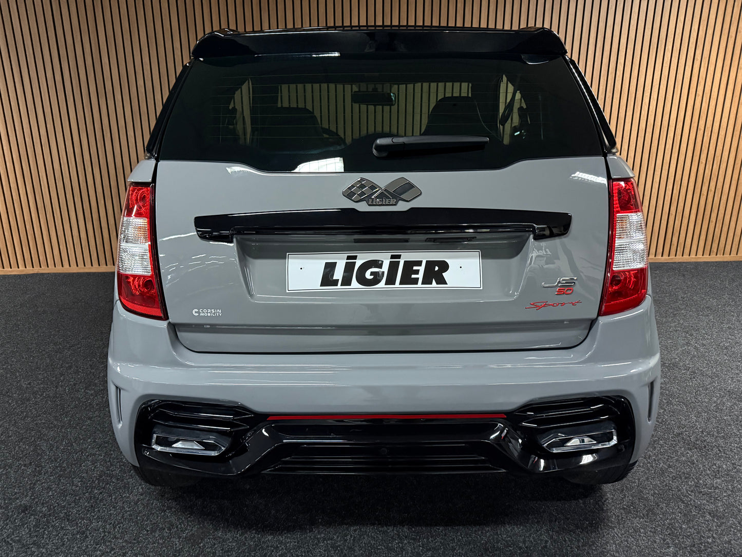 Ligier JS50 Ultimate Sport Facelift | Nardo Grau Sport | Multi-Media |Servolenkung | 8 PS leiser DCI Motor | 45 km/h | Rückfahrkamera | Innerhalb 250 KM Kostenlose Lieferung | Mopedauto | Leichtmobile