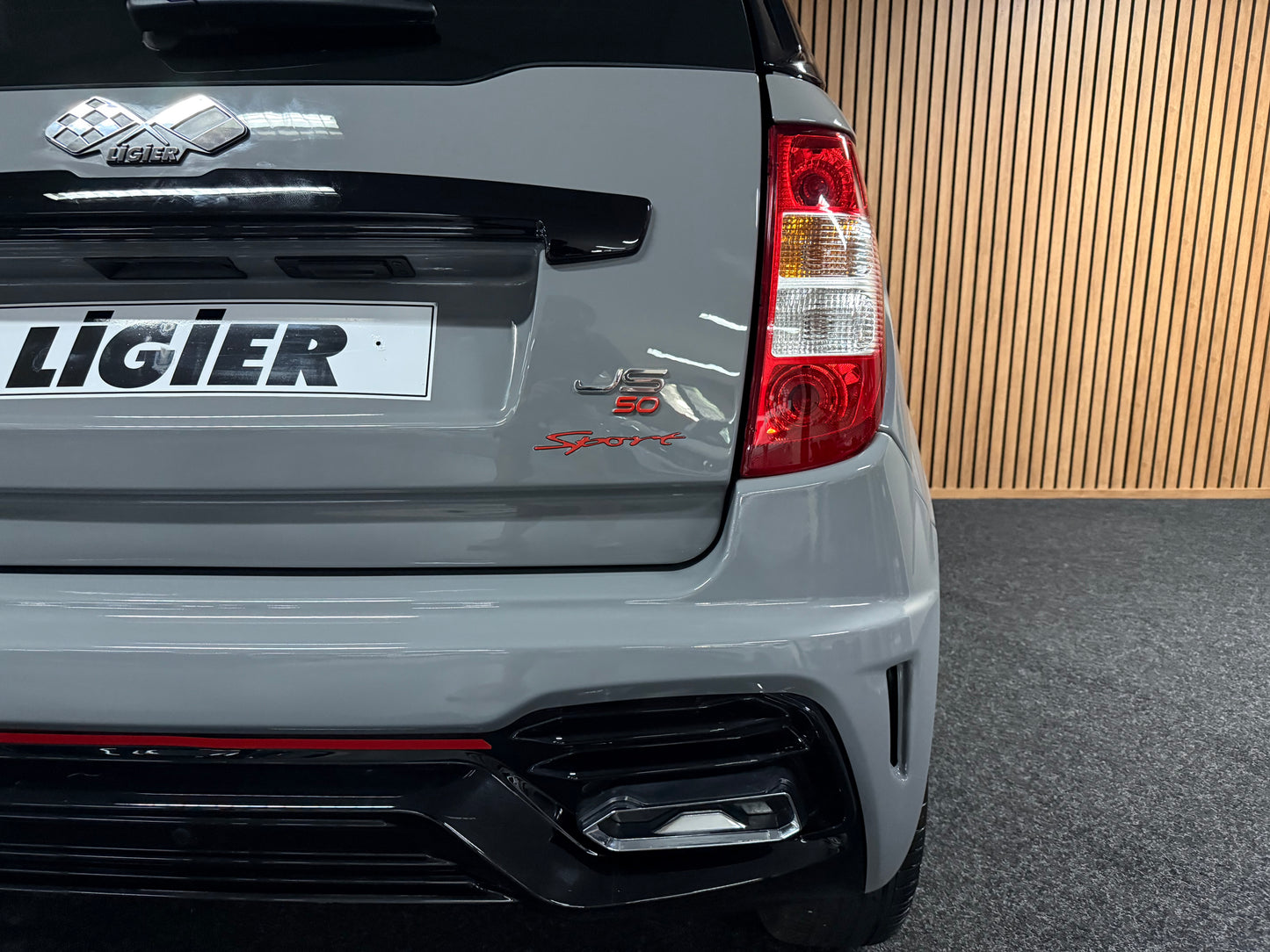 Ligier JS50 Ultimate Sport Facelift | Nardo Grau Sport | Multi-Media |Servolenkung | 8 PS leiser DCI Motor | 45 km/h | Rückfahrkamera | Innerhalb 250 KM Kostenlose Lieferung | Mopedauto | Leichtmobile