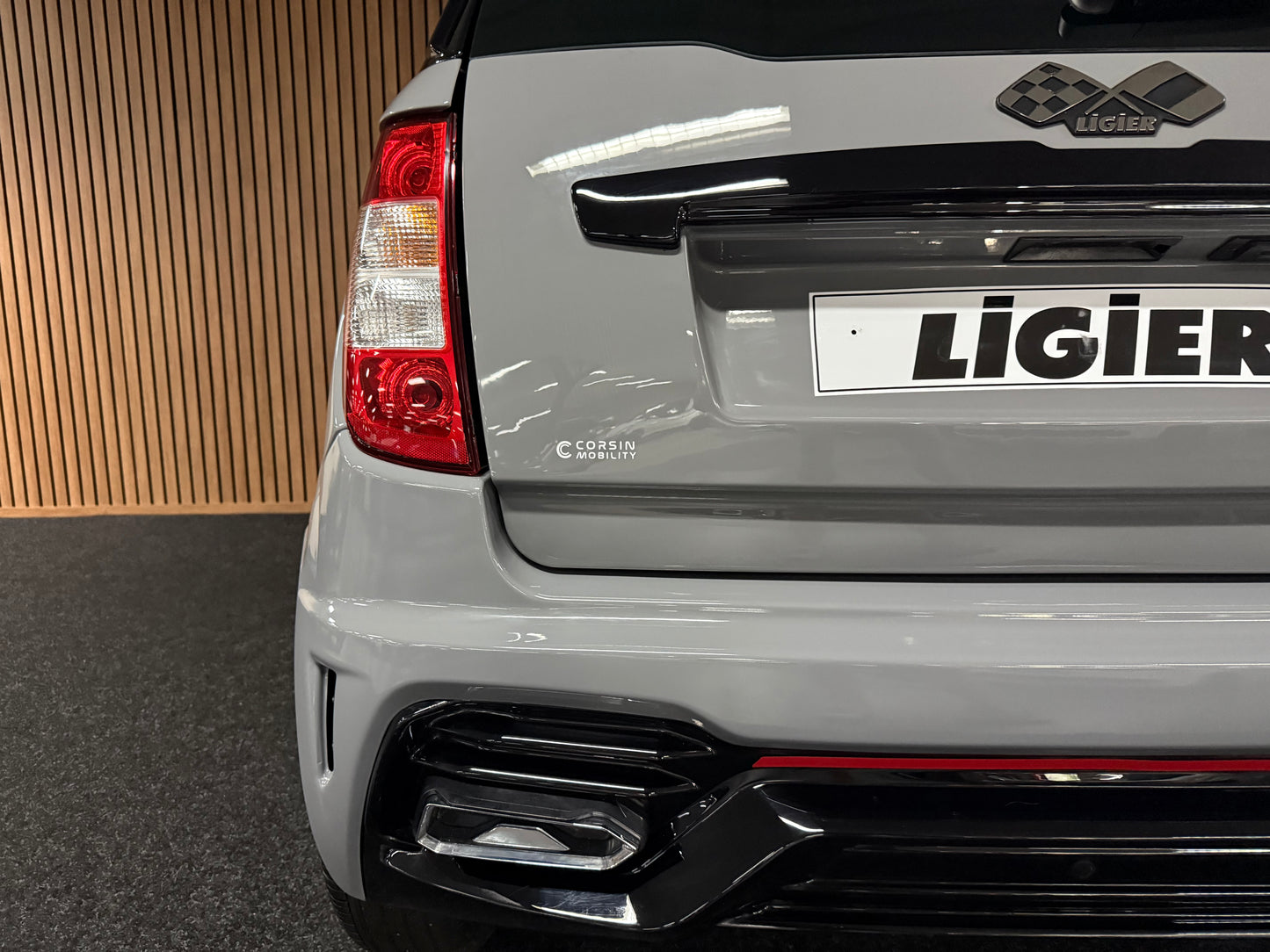 Ligier JS50 Ultimate Sport Facelift | Nardo Grau Sport | Multi-Media |Servolenkung | 8 PS leiser DCI Motor | 45 km/h | Rückfahrkamera | Innerhalb 250 KM Kostenlose Lieferung | Mopedauto | Leichtmobile
