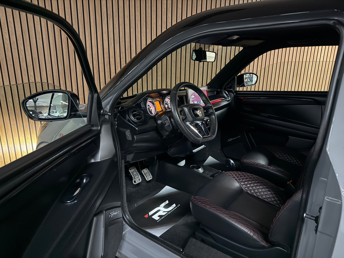 Ligier JS50 Ultimate Sport Facelift | Nardo Grau Sport | Multi-Media |Servolenkung | 8 PS leiser DCI Motor | 45 km/h | Rückfahrkamera | Innerhalb 250 KM Kostenlose Lieferung | Mopedauto | Leichtmobile
