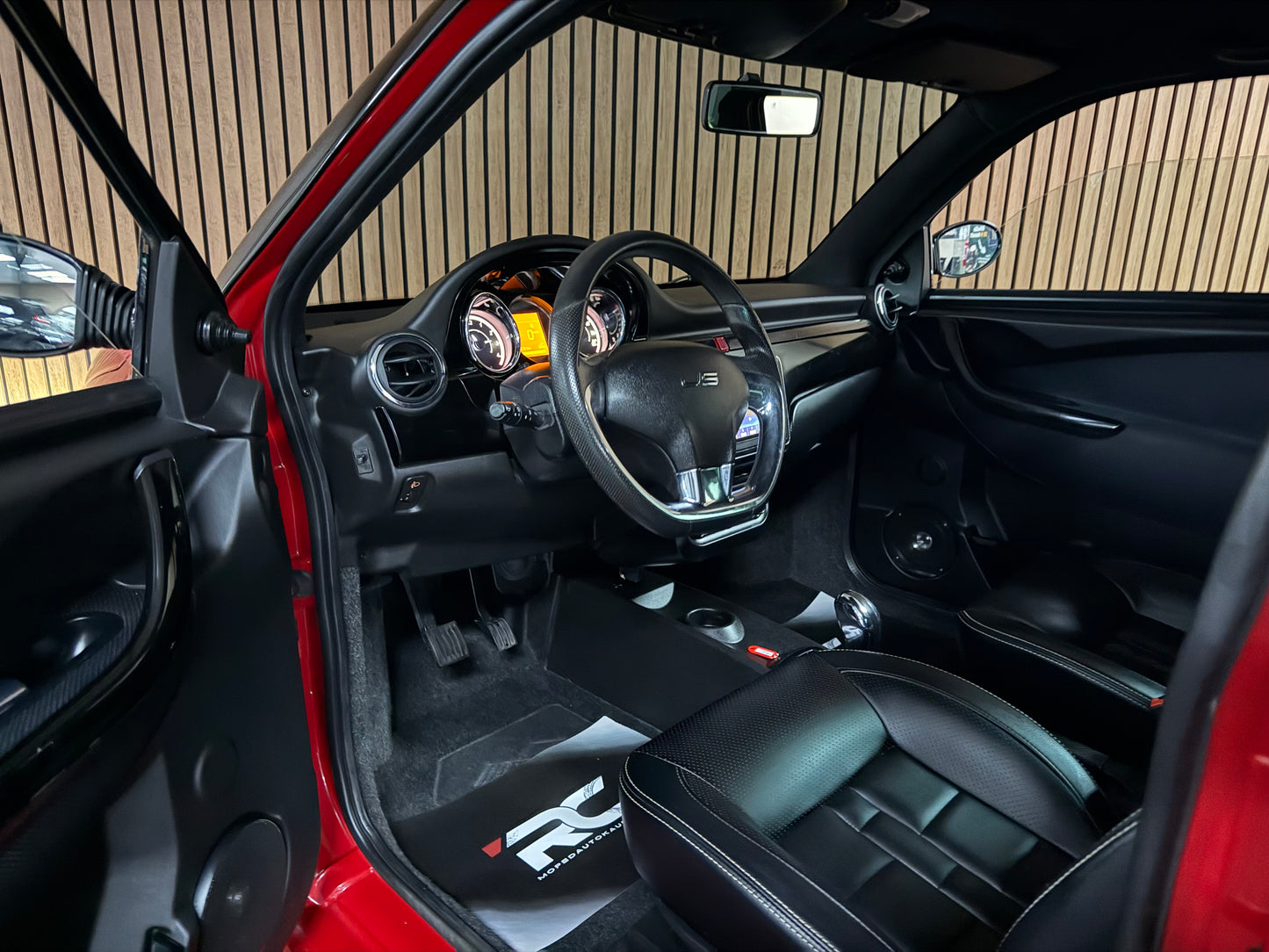 Ligier JS50 Elegance Rot| | 8 PS leiser DCI Motor | 45 km/h | Rückfahrkamera | Innerhalb 250 KM Kostenlose Lieferung | Mopedauto | Leichtmobile
