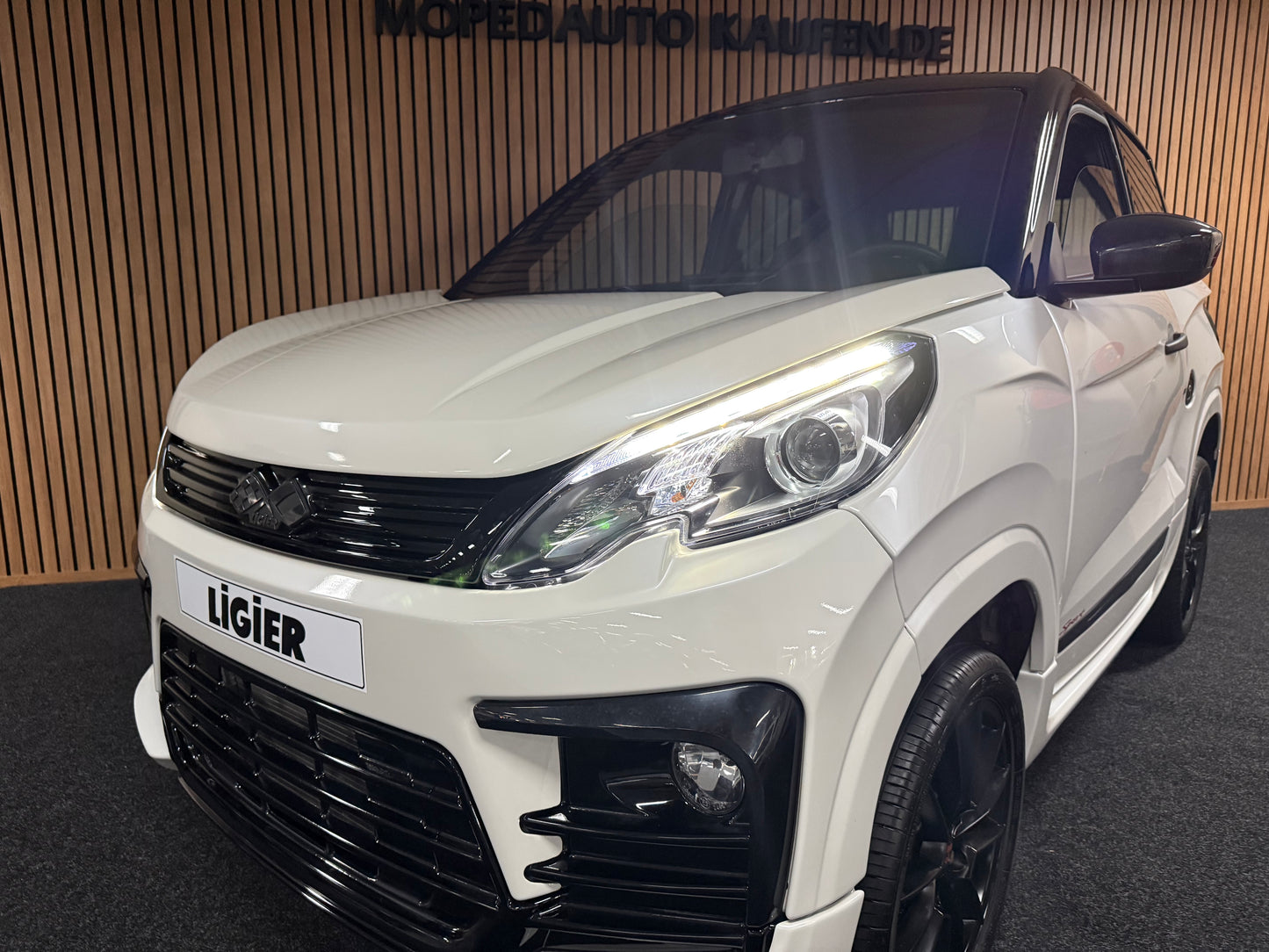 Ligier JS60 Ultimate Sport | 8 PS leiser DCI Motor | XXL Multi Media | Servolenkung | Rückfahrkamera | 45 km/h | Innerhalb 250 KM Kostenlose Lieferung | Mopedauto | Leichtmobile | Aixam | Microcar