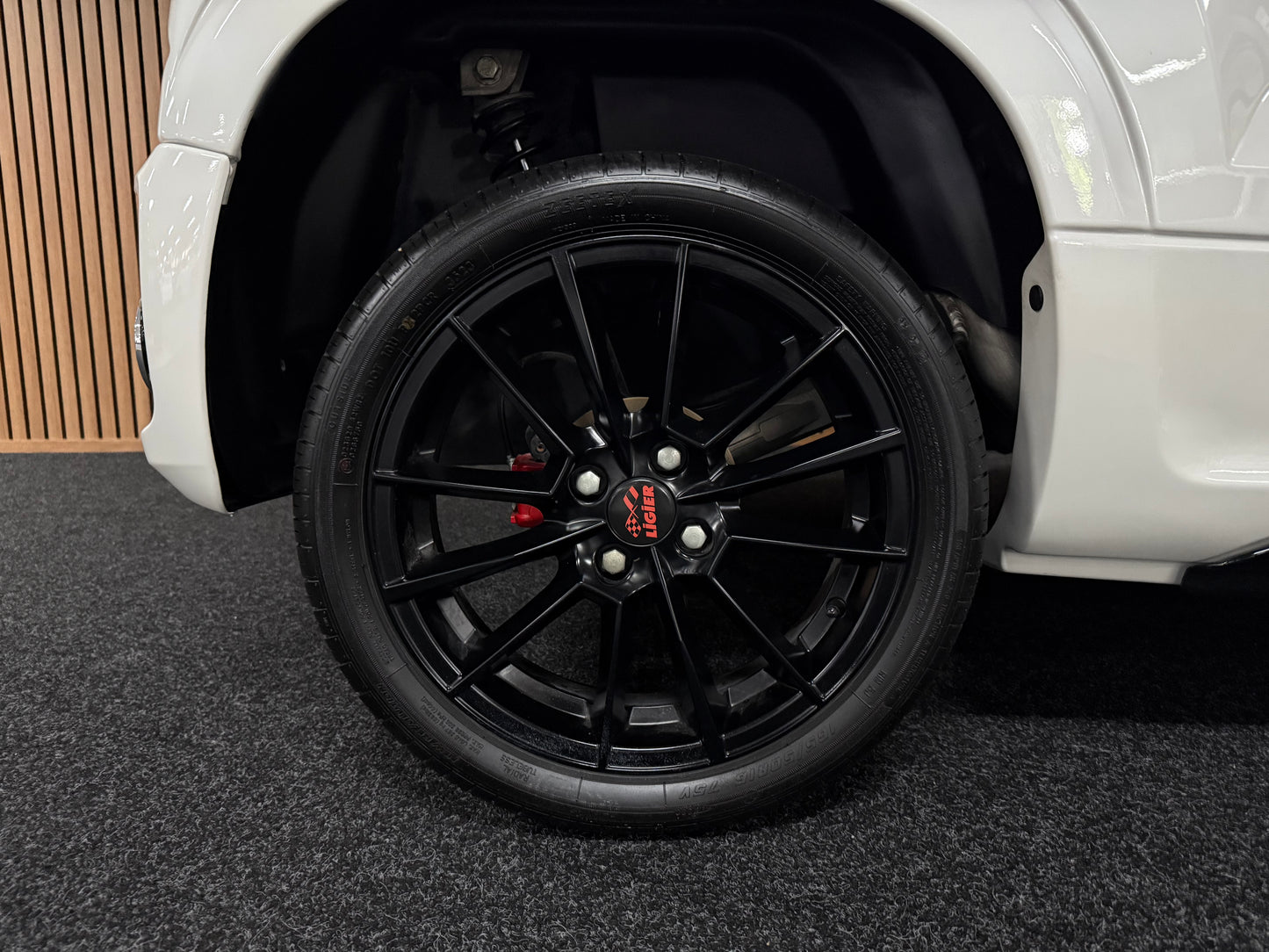 Ligier JS60 Ultimate Sport | 8 PS leiser DCI Motor | XXL Multi Media | Servolenkung | Rückfahrkamera | 45 km/h | Innerhalb 250 KM Kostenlose Lieferung | Mopedauto | Leichtmobile | Aixam | Microcar