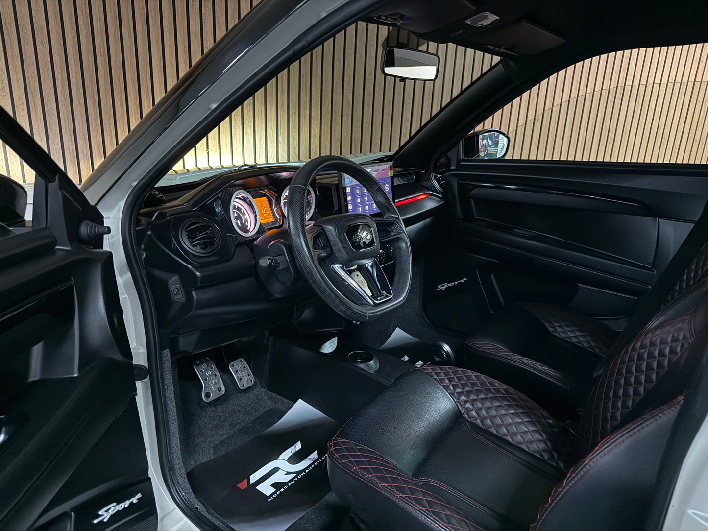 Ligier JS60 Ultimate Sport | 8 PS leiser DCI Motor | XXL Multi Media | Servolenkung | Rückfahrkamera | 45 km/h | Innerhalb 250 KM Kostenlose Lieferung | Mopedauto | Leichtmobile | Aixam | Microcar