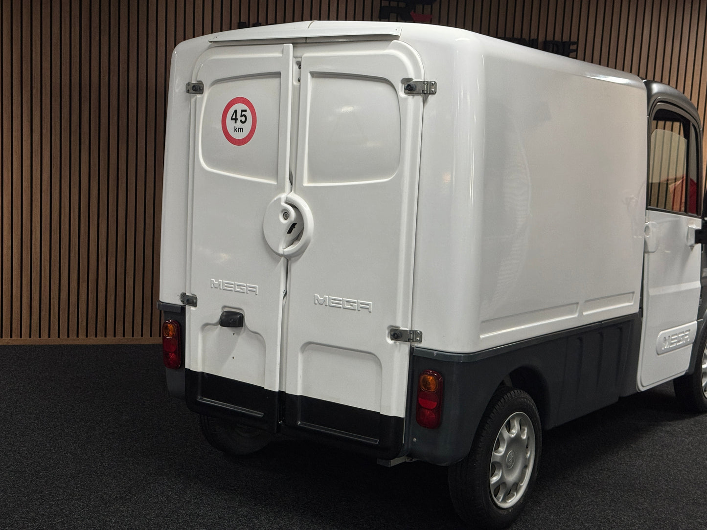 Aixam Mega Truck Kastenwagen *1e Besitzer* 45 km/h | Innerhalb 250 KM Kostenlose Lieferung | Mopedauto | Leichtmobile | Aixam | Microcar | Ligier
