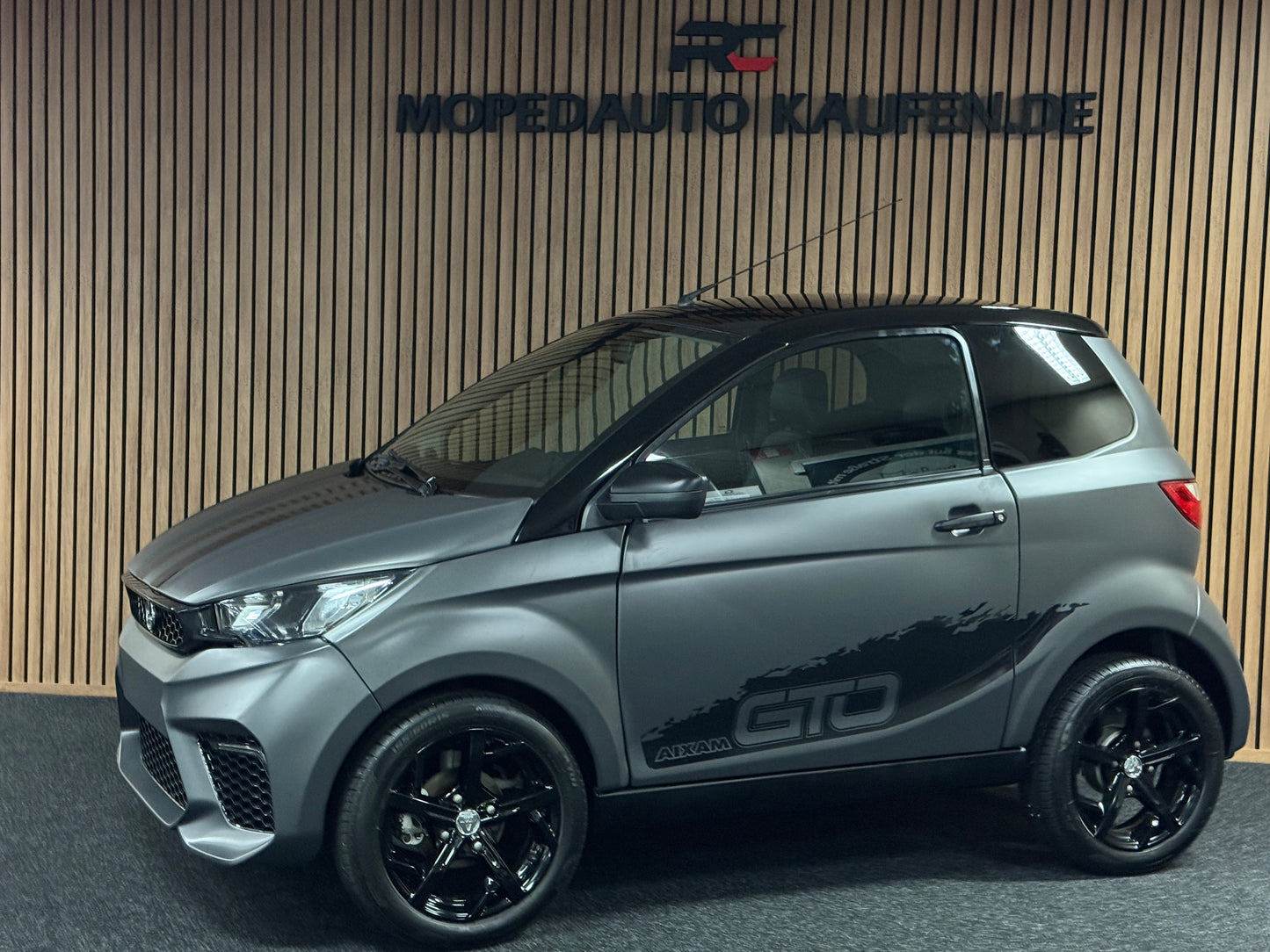 Aixam City Sport MATT GRAU GTO | 2022 | 8 PS Kubota Motor | Rückfahrkamera / Carbon | blaue Gürtel | Innerhalb 250 KM Kostenlose Lieferung | Mopedauto | Leichtmobile | Aixam | Microcar | Ligier