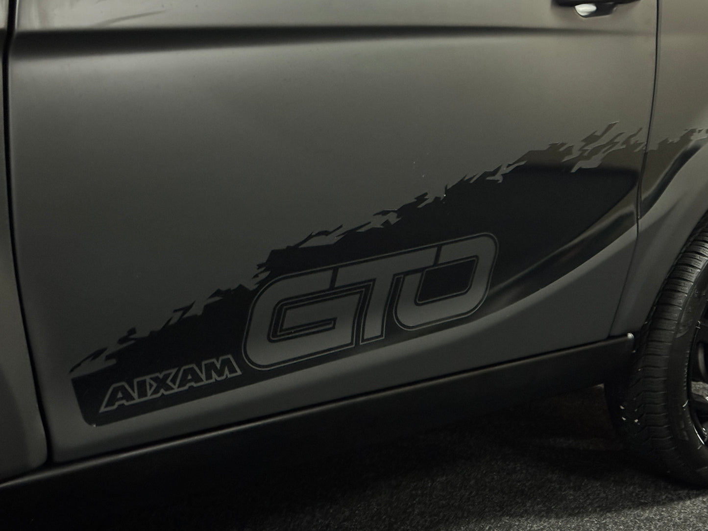 Aixam City Sport MATT GRAU GTO | 2022 | 8 PS Kubota Motor | Rückfahrkamera / Carbon | blaue Gürtel | Innerhalb 250 KM Kostenlose Lieferung | Mopedauto | Leichtmobile | Aixam | Microcar | Ligier