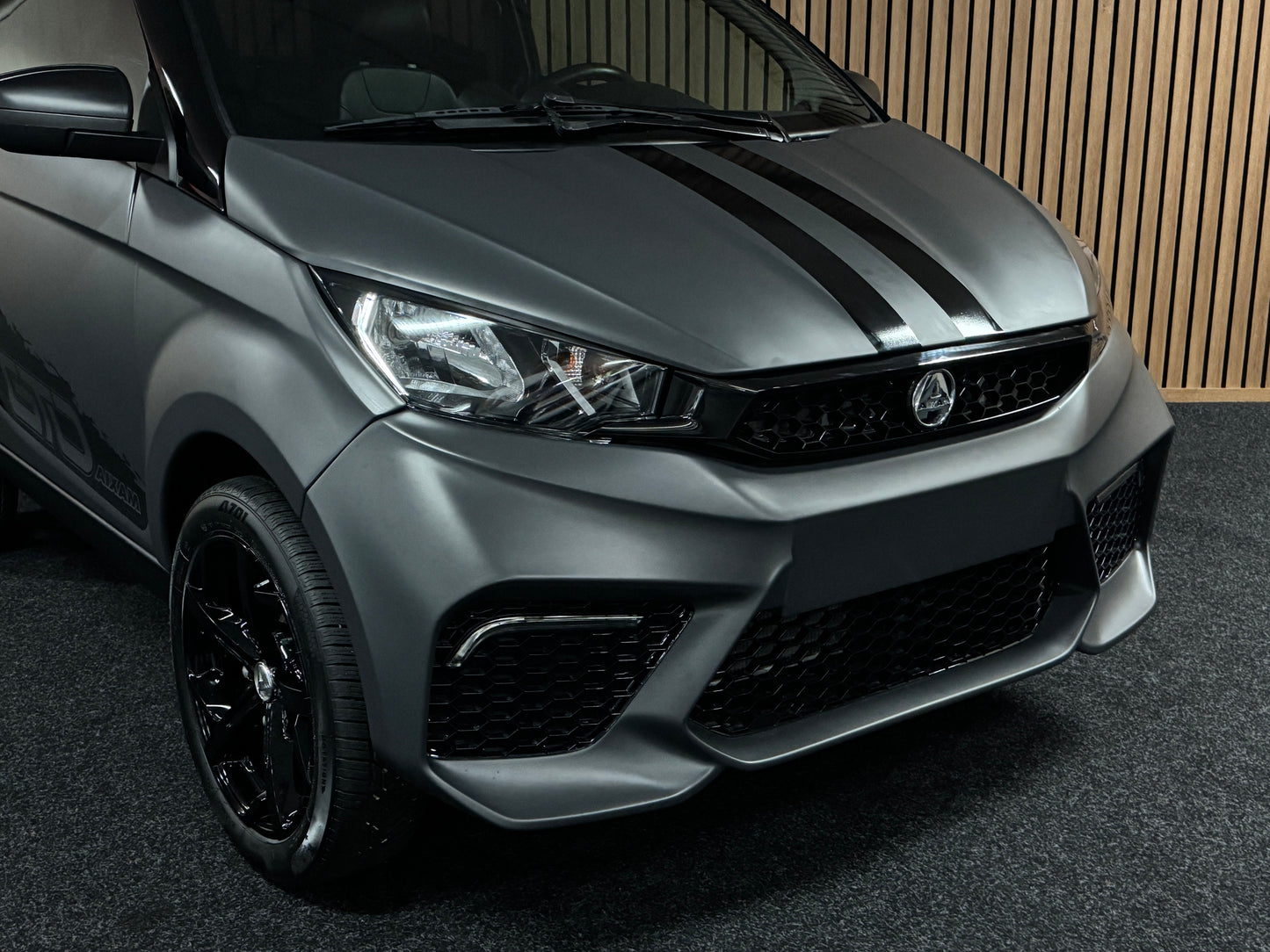 Aixam City Sport MATT GRAU GTO | 2022 | 8 PS Kubota Motor | Rückfahrkamera / Carbon | blaue Gürtel | Innerhalb 250 KM Kostenlose Lieferung | Mopedauto | Leichtmobile | Aixam | Microcar | Ligier