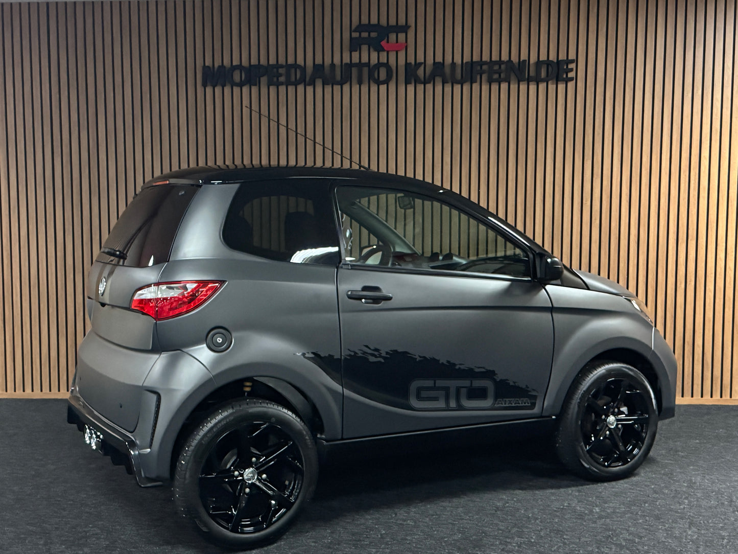 Aixam City Sport MATT GRAU GTO | 2022 | 8 PS Kubota Motor | Rückfahrkamera / Carbon | blaue Gürtel | Innerhalb 250 KM Kostenlose Lieferung | Mopedauto | Leichtmobile | Aixam | Microcar | Ligier