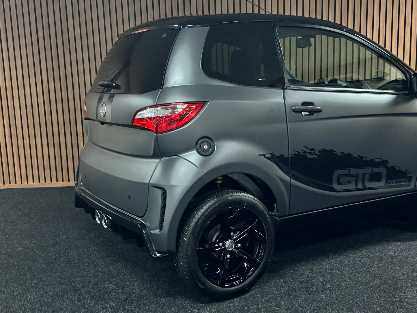Aixam City Sport MATT GRAU GTO | 2022 | 8 PS Kubota Motor | Rückfahrkamera / Carbon | blaue Gürtel | Innerhalb 250 KM Kostenlose Lieferung | Mopedauto | Leichtmobile | Aixam | Microcar | Ligier