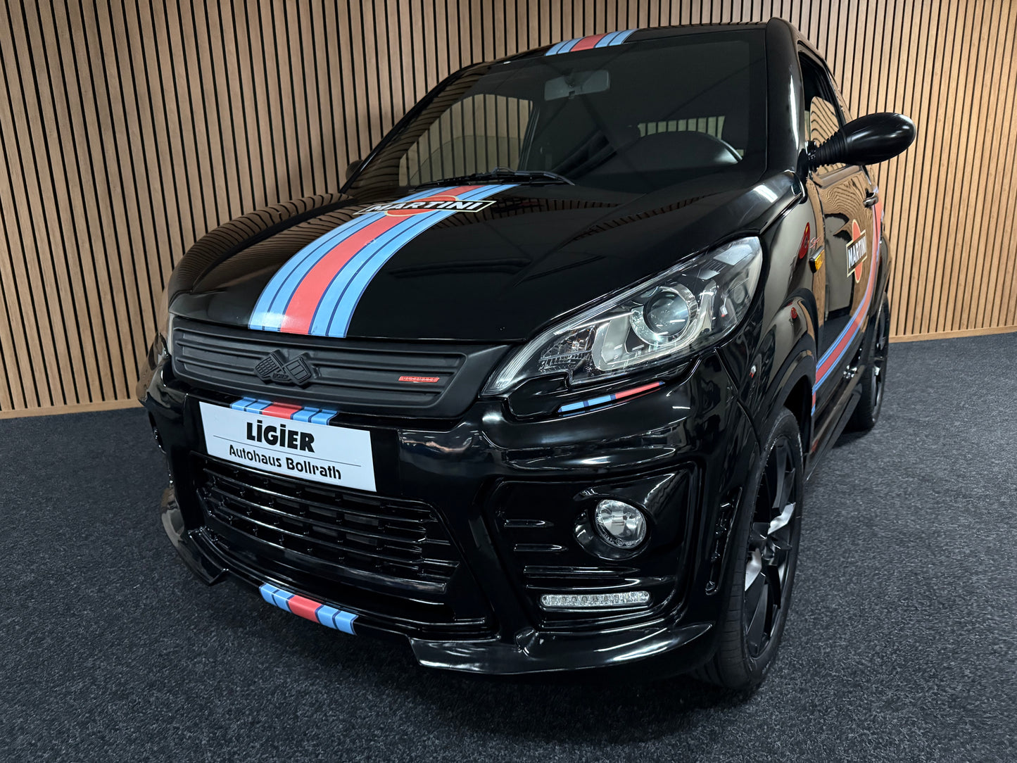 Ligier JS50 Ultimate Sport Martini | 8 PS DCI Motor | 45 km/h | Servolenkung | Innerhalb 250 KM Kostenlose Lieferung | Mopedauto | Leichtmobile