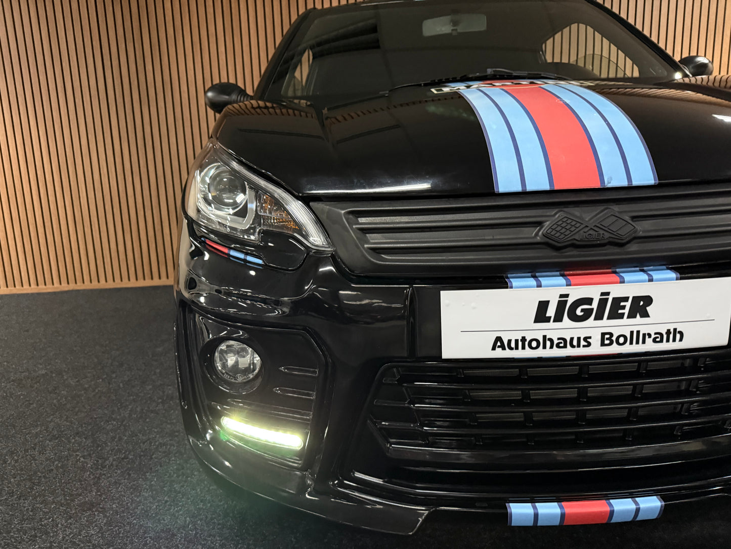 Ligier JS50 Ultimate Sport Martini | 8 PS DCI Motor | 45 km/h | Servolenkung | Innerhalb 250 KM Kostenlose Lieferung | Mopedauto | Leichtmobile