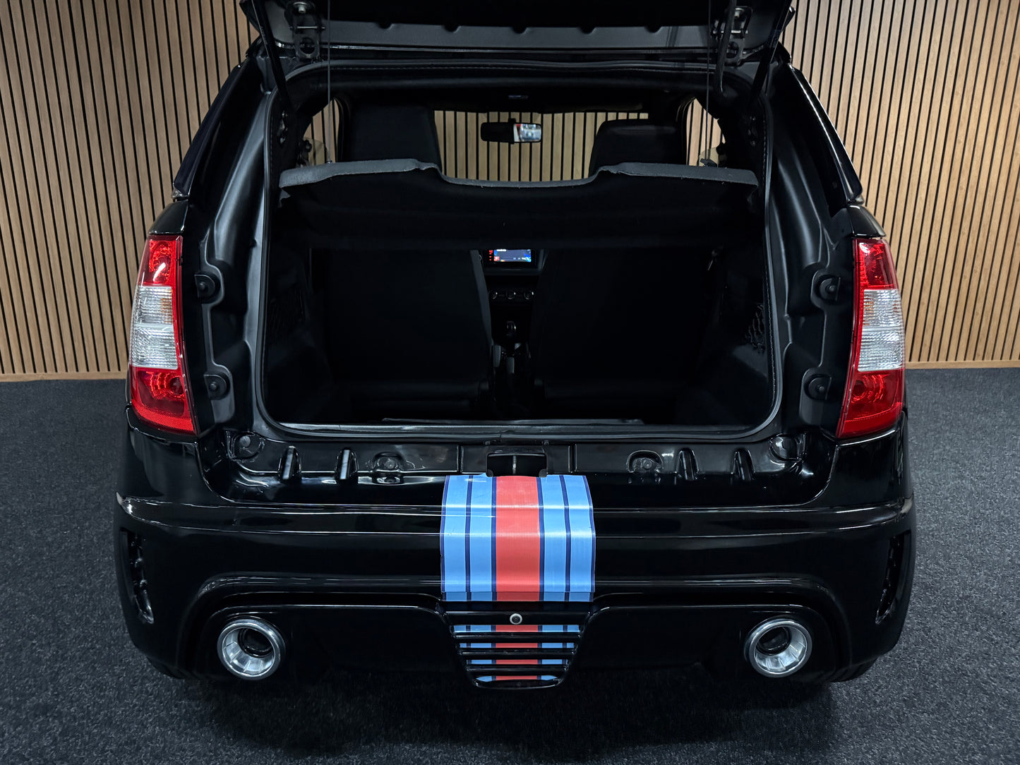 Ligier JS50 Ultimate Sport Martini | 8 PS DCI Motor | 45 km/h | Servolenkung | Innerhalb 250 KM Kostenlose Lieferung | Mopedauto | Leichtmobile