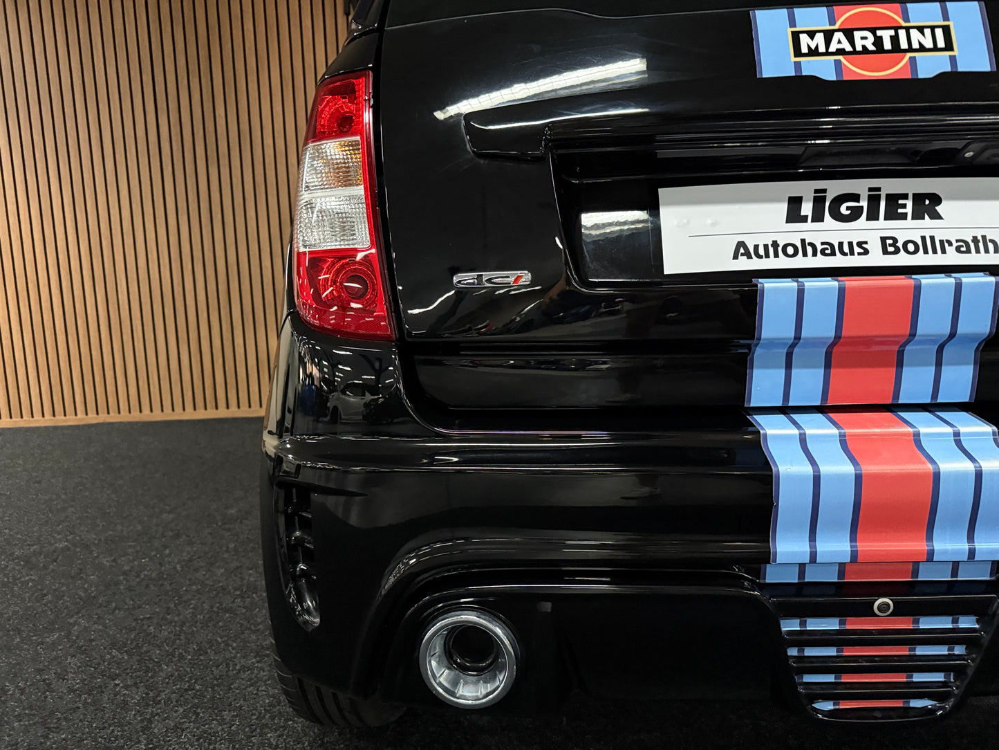 Ligier JS50 Ultimate Sport Martini | 8 PS DCI Motor | 45 km/h | Servolenkung | Innerhalb 250 KM Kostenlose Lieferung | Mopedauto | Leichtmobile