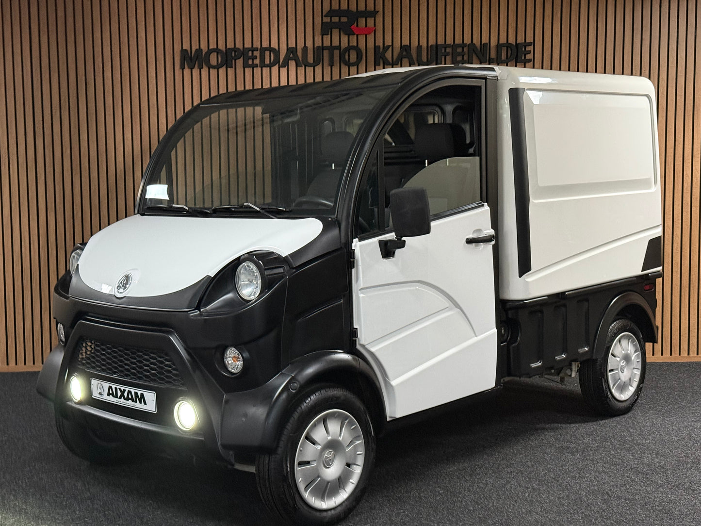 Aixam Mega Truck Mini LKW | 8 PS Kubota Motor | 45 km/h | Innerhalb 250 KM Kostenlose Lieferung | Mopedauto | Leichtmobile