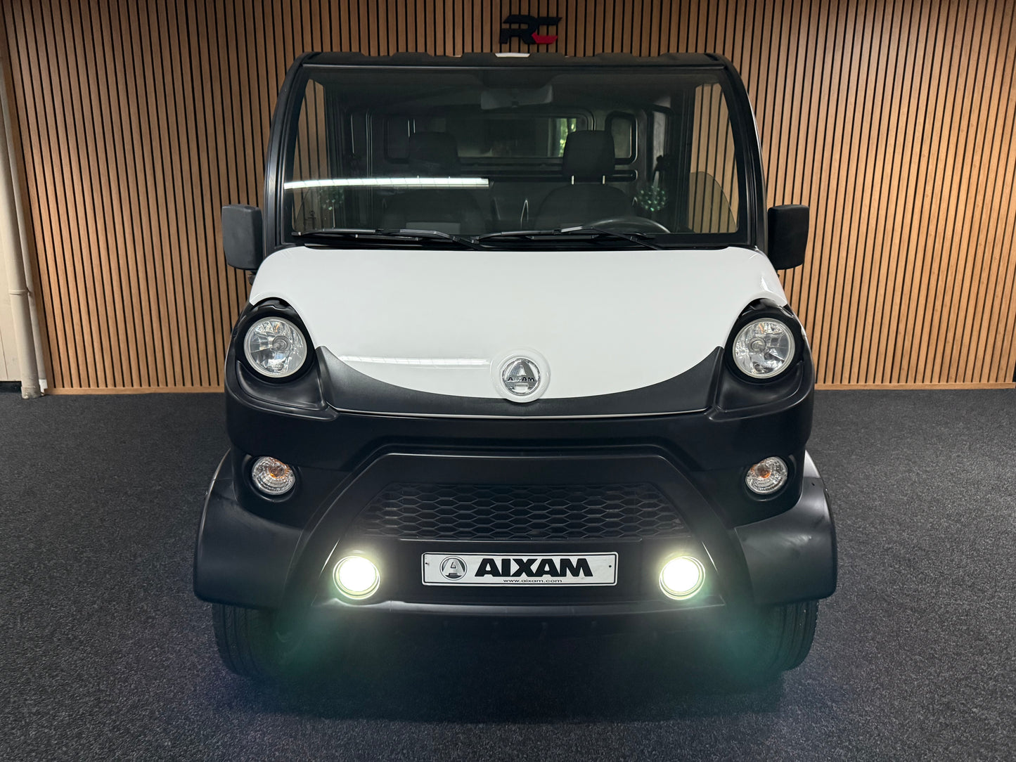 Aixam Mega Truck Mini LKW | 8 PS Kubota Motor | 45 km/h | Innerhalb 250 KM Kostenlose Lieferung | Mopedauto | Leichtmobile