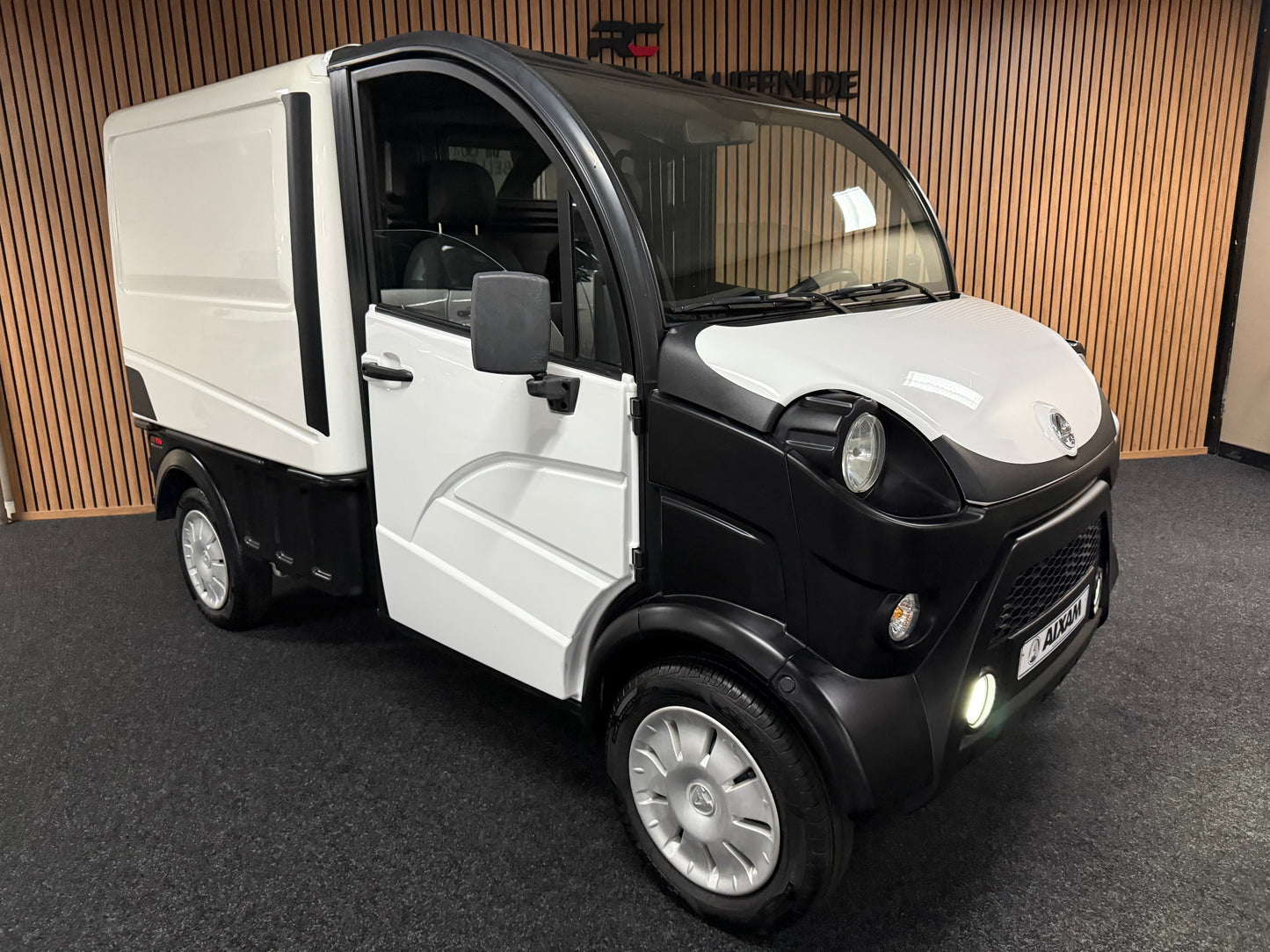 Aixam Mega Truck Mini LKW | 8 PS Kubota Motor | 45 km/h | Innerhalb 250 KM Kostenlose Lieferung | Mopedauto | Leichtmobile