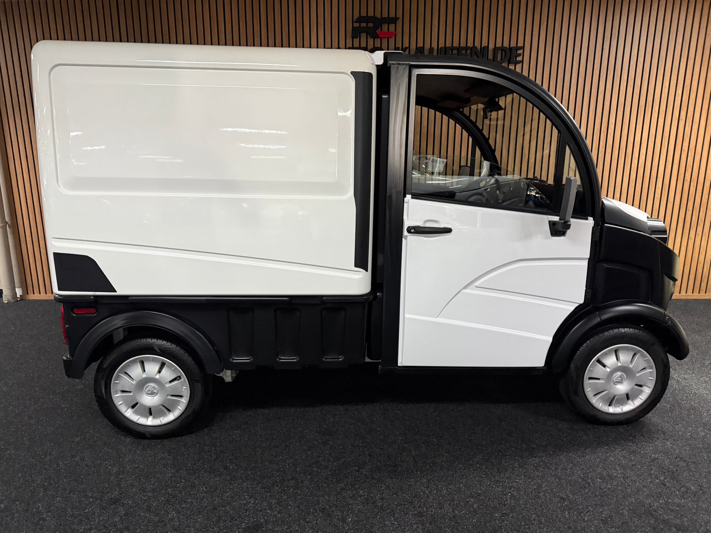 Aixam Mega Truck Mini LKW | 8 PS Kubota Motor | 45 km/h | Innerhalb 250 KM Kostenlose Lieferung | Mopedauto | Leichtmobile
