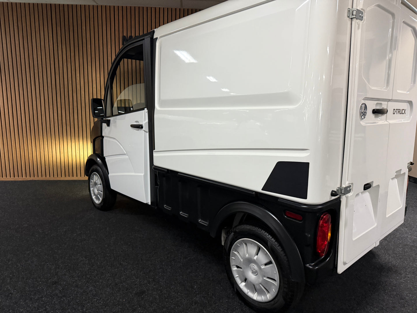 Aixam Mega Truck Mini LKW | 8 PS Kubota Motor | 45 km/h | Innerhalb 250 KM Kostenlose Lieferung | Mopedauto | Leichtmobile