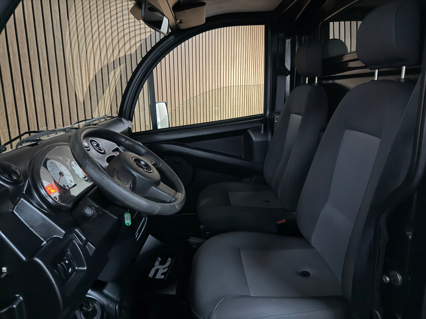 Aixam Mega Truck Mini LKW | 8 PS Kubota Motor | 45 km/h | Innerhalb 250 KM Kostenlose Lieferung | Mopedauto | Leichtmobile