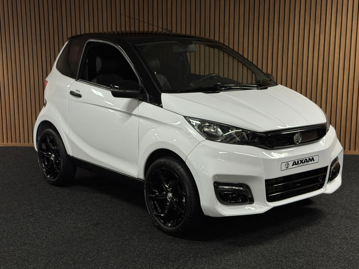 Aixam City Sport | 8 PS Kubota Motor | Rückfahrkamera / | blaue Gürtel | Innerhalb 250 KM Kostenlose Lieferung | Mopedauto | Leichtmobile | Aixam | Microcar | Ligier