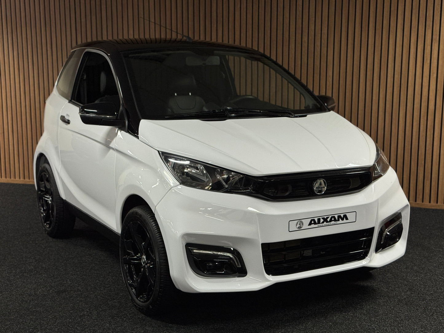 Aixam City Sport | 8 PS Kubota Motor | Rückfahrkamera / | blaue Gürtel | Innerhalb 250 KM Kostenlose Lieferung | Mopedauto | Leichtmobile | Aixam | Microcar | Ligier