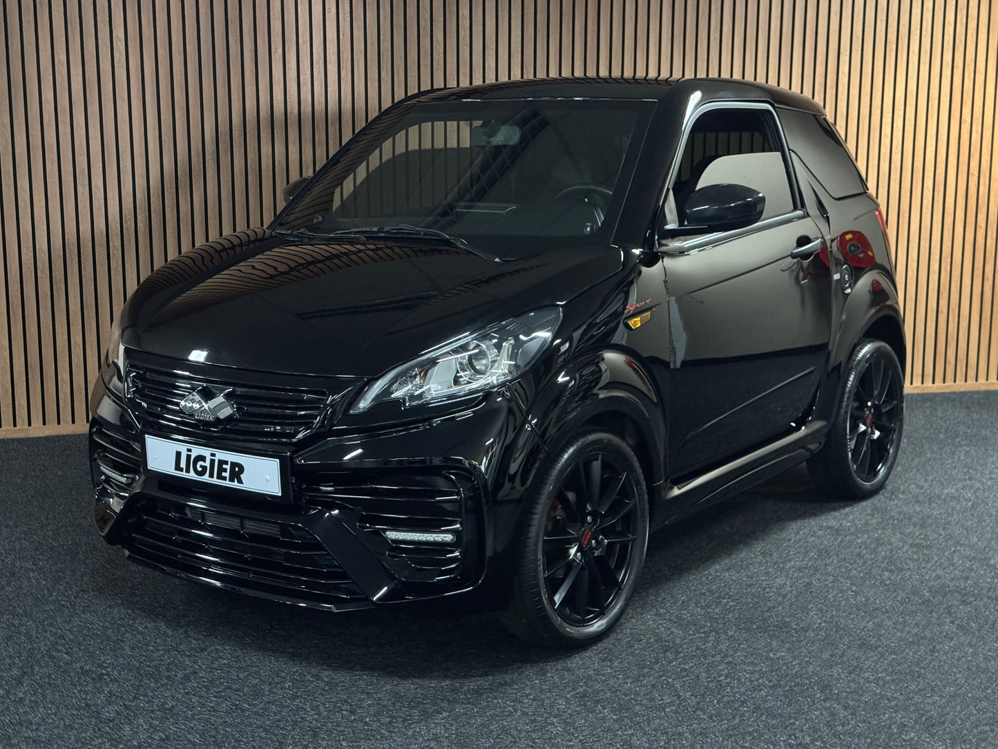 Ligier JS50 Ultimate Sport Facelift | Black On Black | Servolenkung | 8 PS leiser DCI Motor | 45 km/h | Rückfahrkamera | Innerhalb 250 KM Kostenlose Lieferung | Mopedauto | Leichtmobile